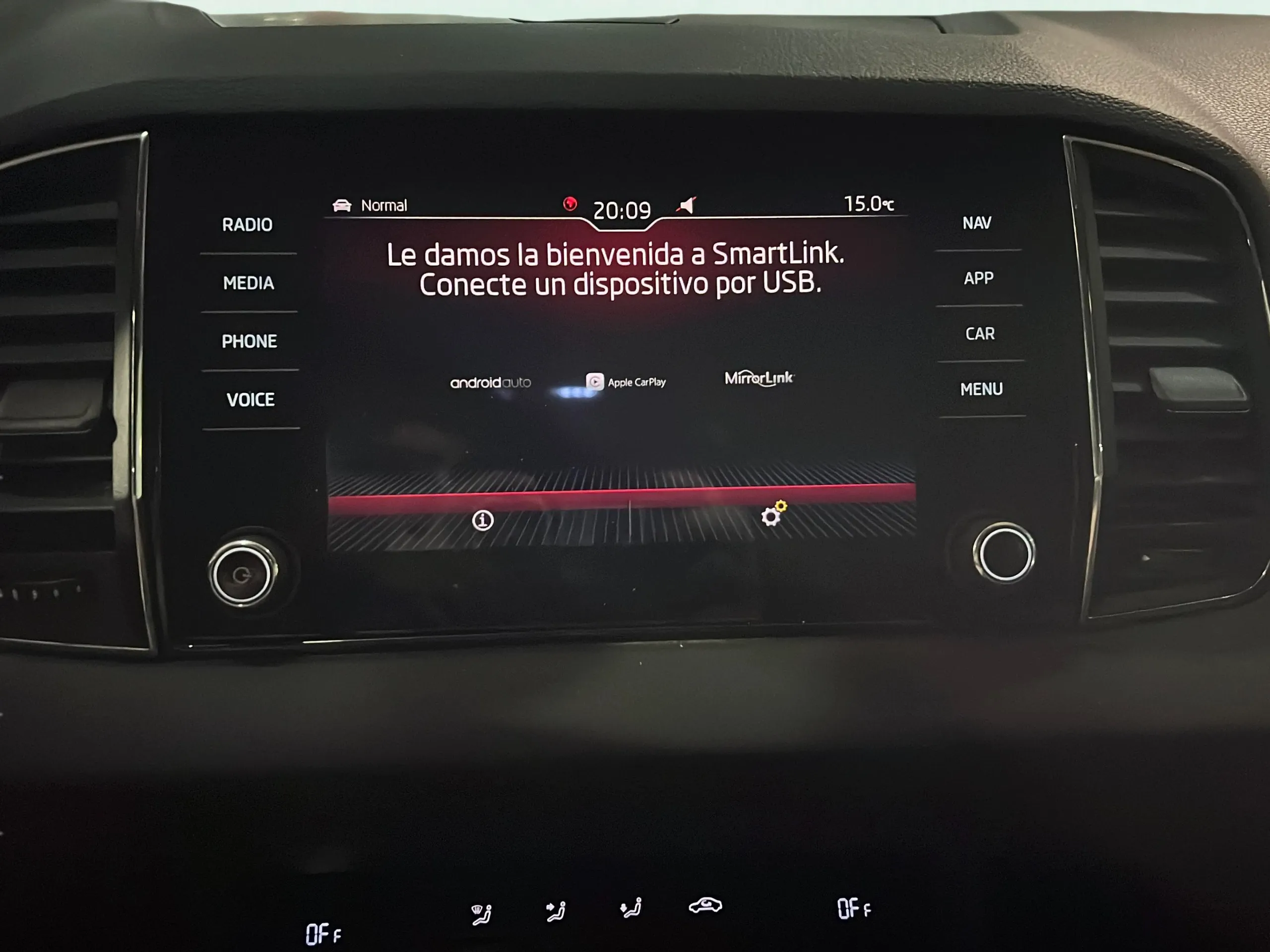 Škoda Karoq 1.5 TSI DSG ACT 125 Aniv - foto 13