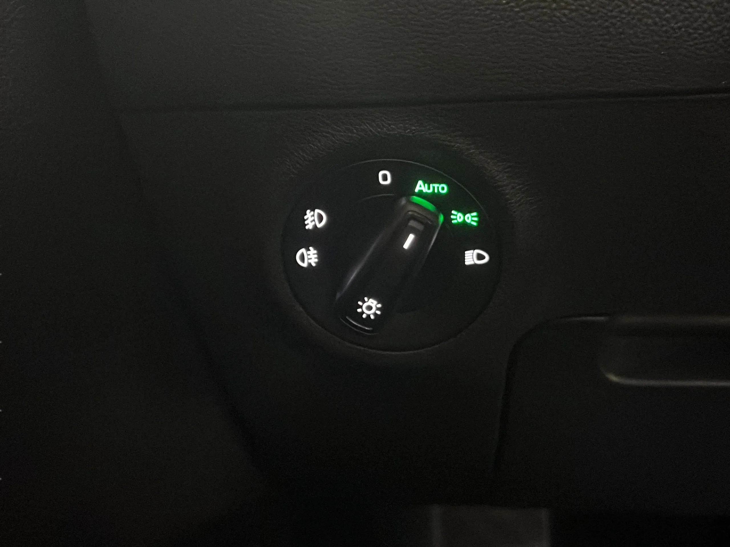 Škoda Karoq 1.5 TSI DSG ACT 125 Aniv - foto 16