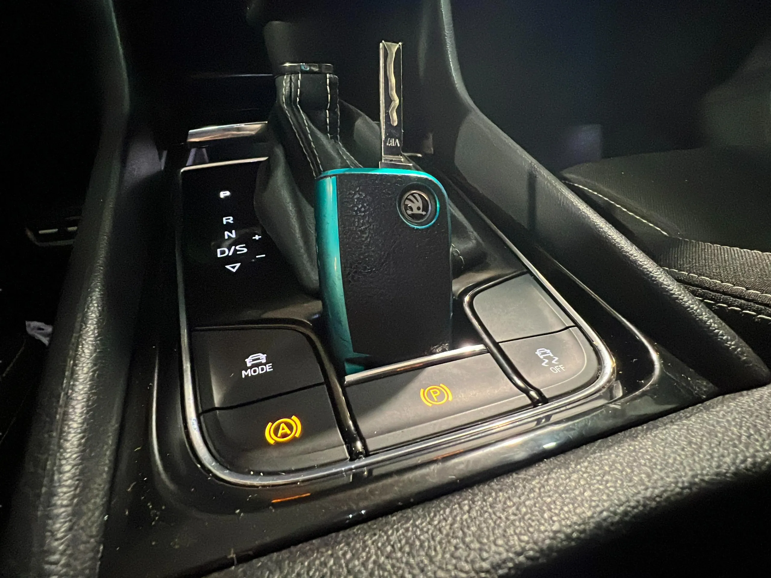 Škoda Karoq 1.5 TSI DSG ACT 125 Aniv - foto 14