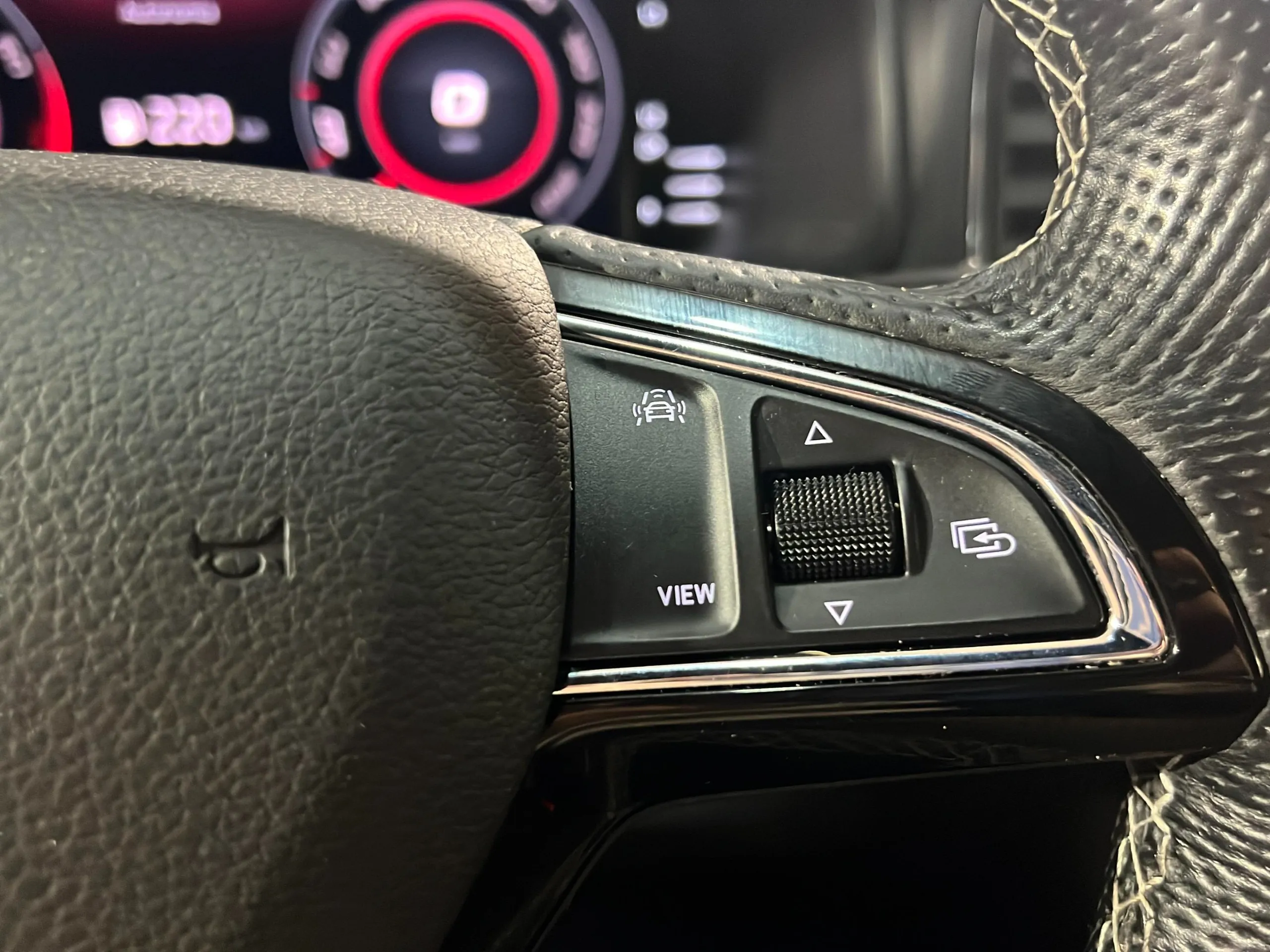 Škoda Karoq 1.5 TSI DSG ACT 125 Aniv - foto 9