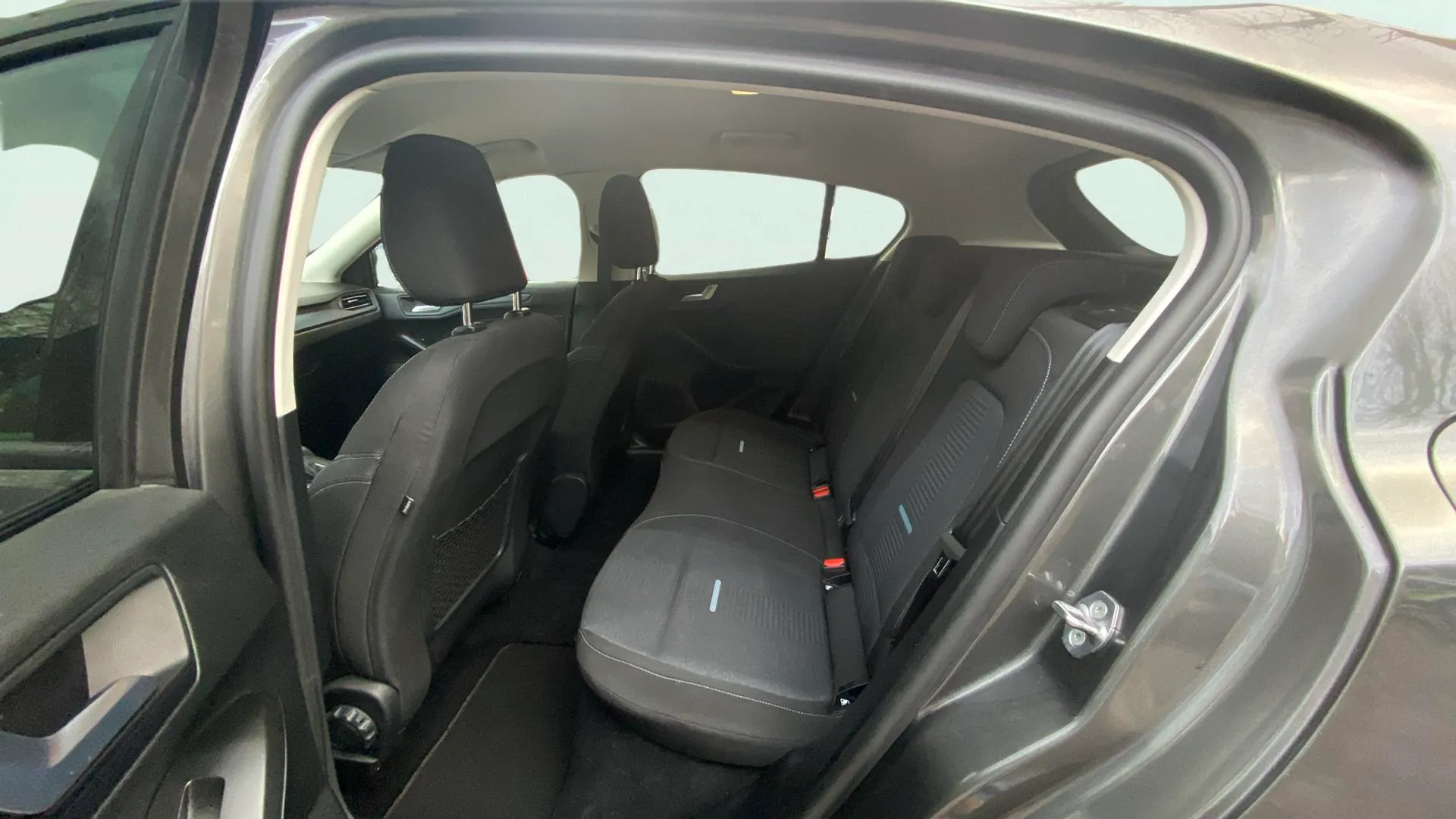 Ford Focus 1.0 EcoBoost MHEV Active SB - foto 17