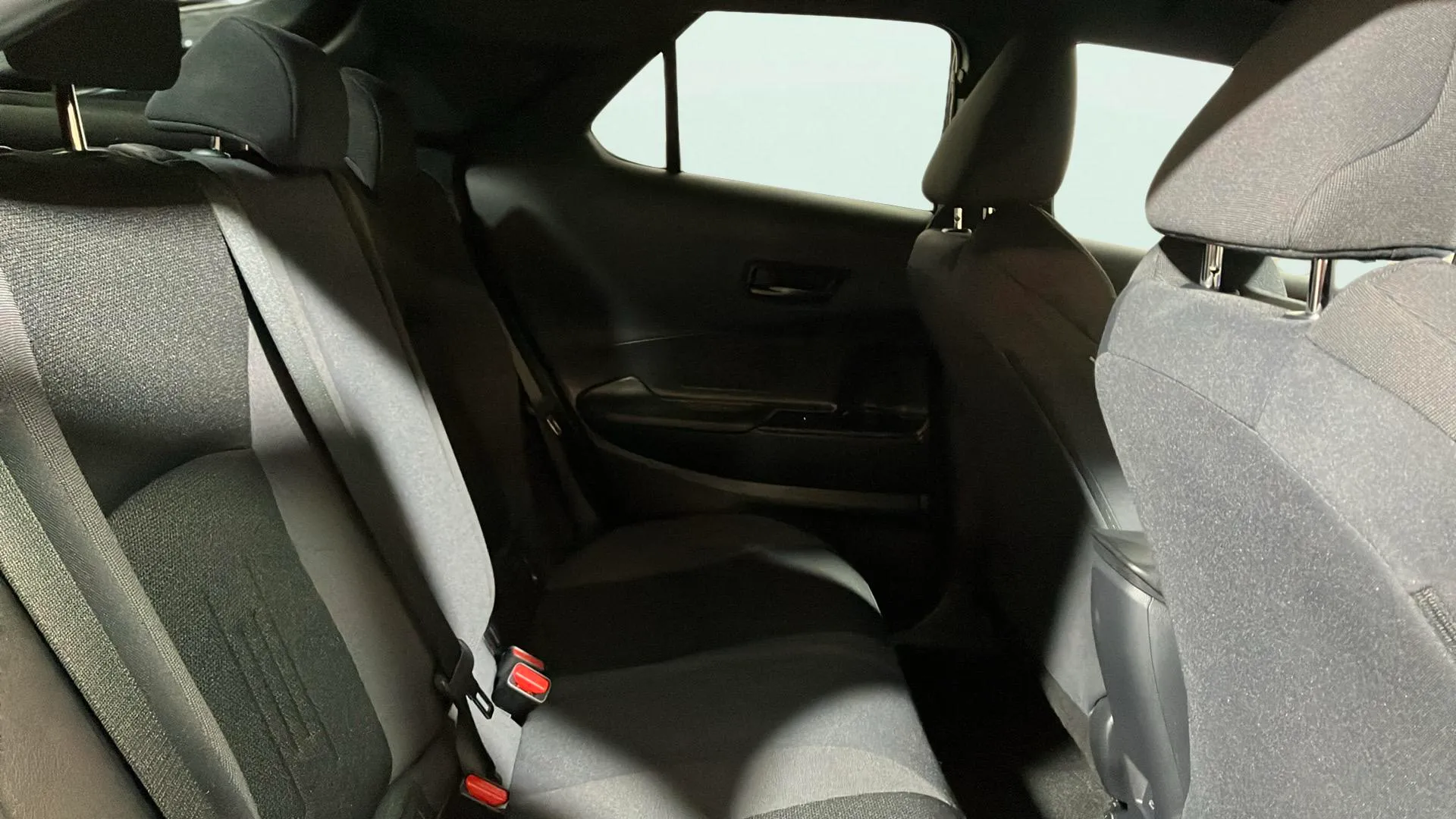 Toyota C-HR 1.8 140H Advance - foto 17