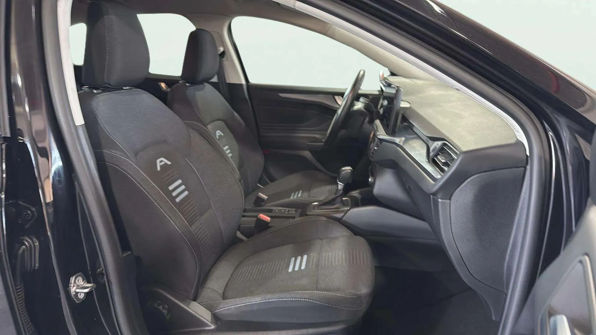 Ford Focus 1.0 EcoBoost MHEV Active - foto 26