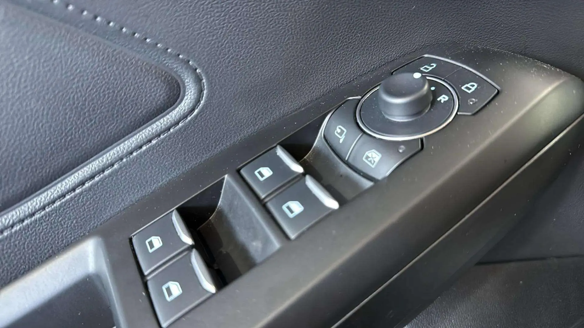 Ford Focus 1.0 EcoBoost MHEV Active - foto 16