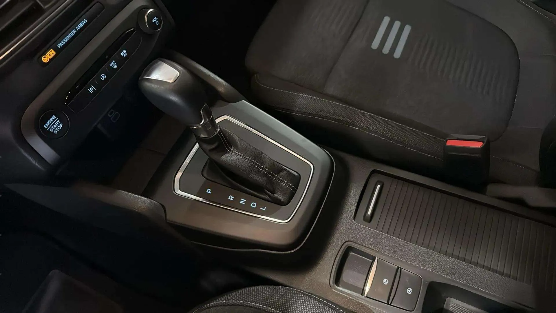 Ford Focus 1.0 EcoBoost MHEV Active - foto 25