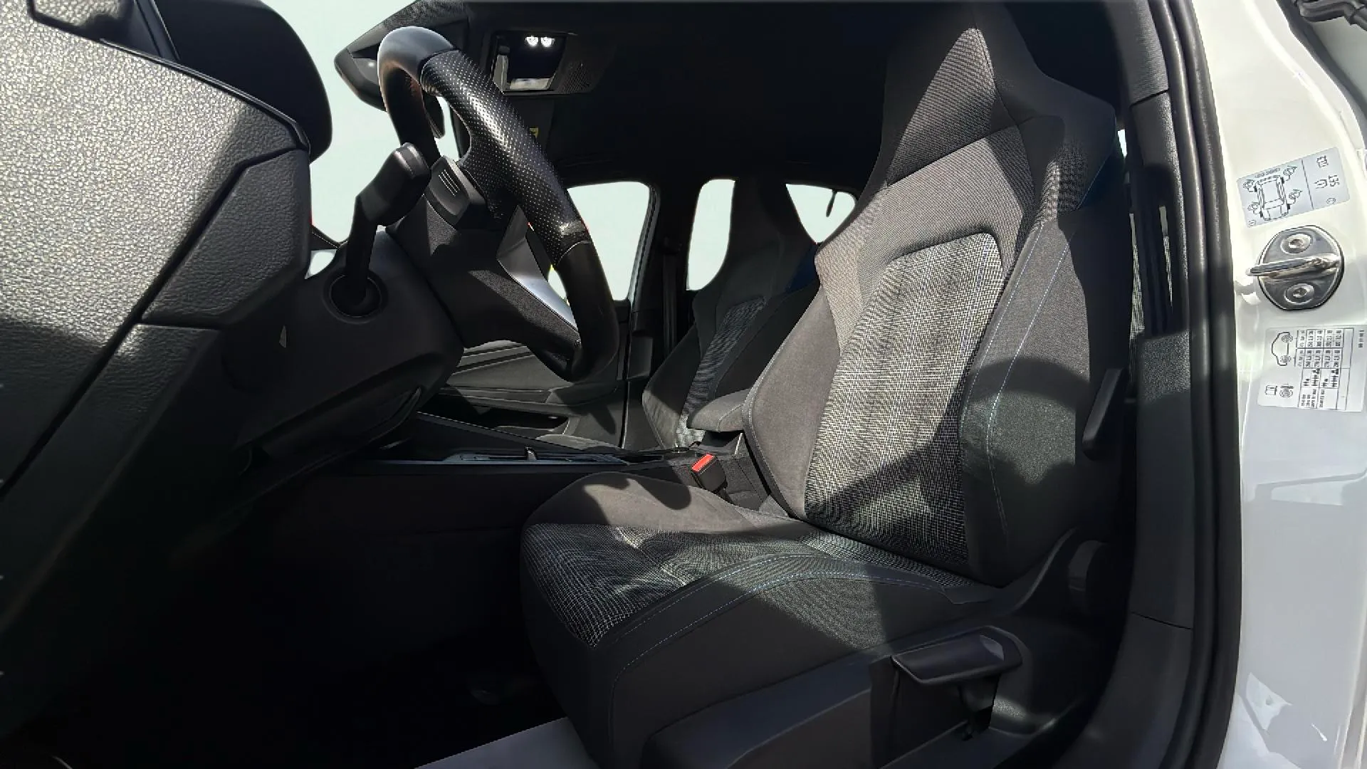 Volkswagen Golf GTE 1.4 TSI e-Power DSG - foto 9