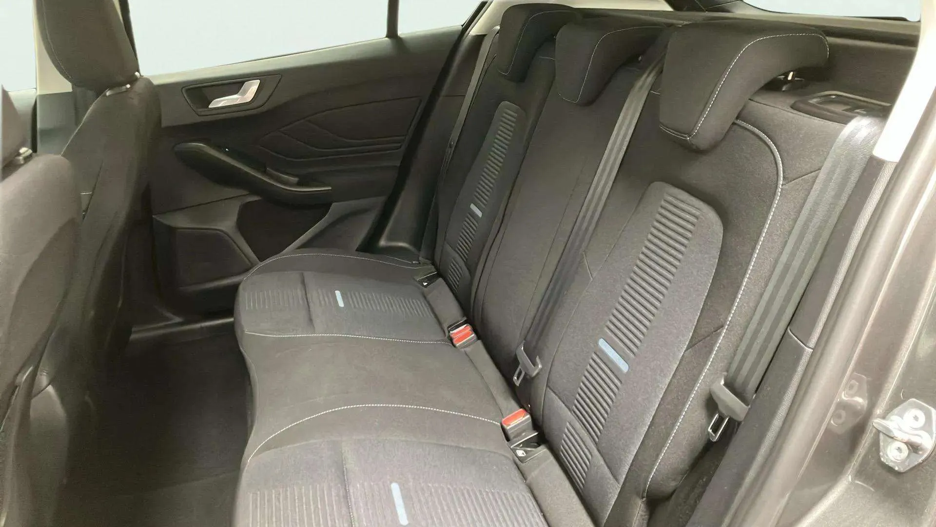 Ford Focus 1.0 EcoBoost MHEV Active - foto 10