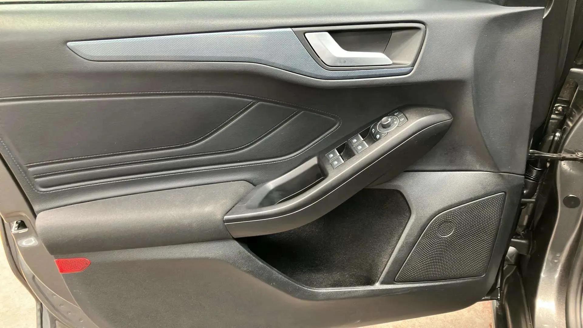 Ford Focus 1.0 EcoBoost MHEV Active - foto 14
