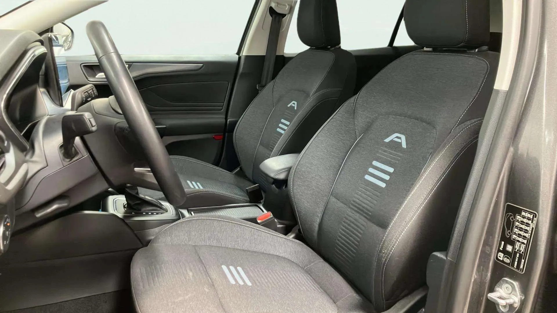 Ford Focus 1.0 EcoBoost MHEV Active - foto 9