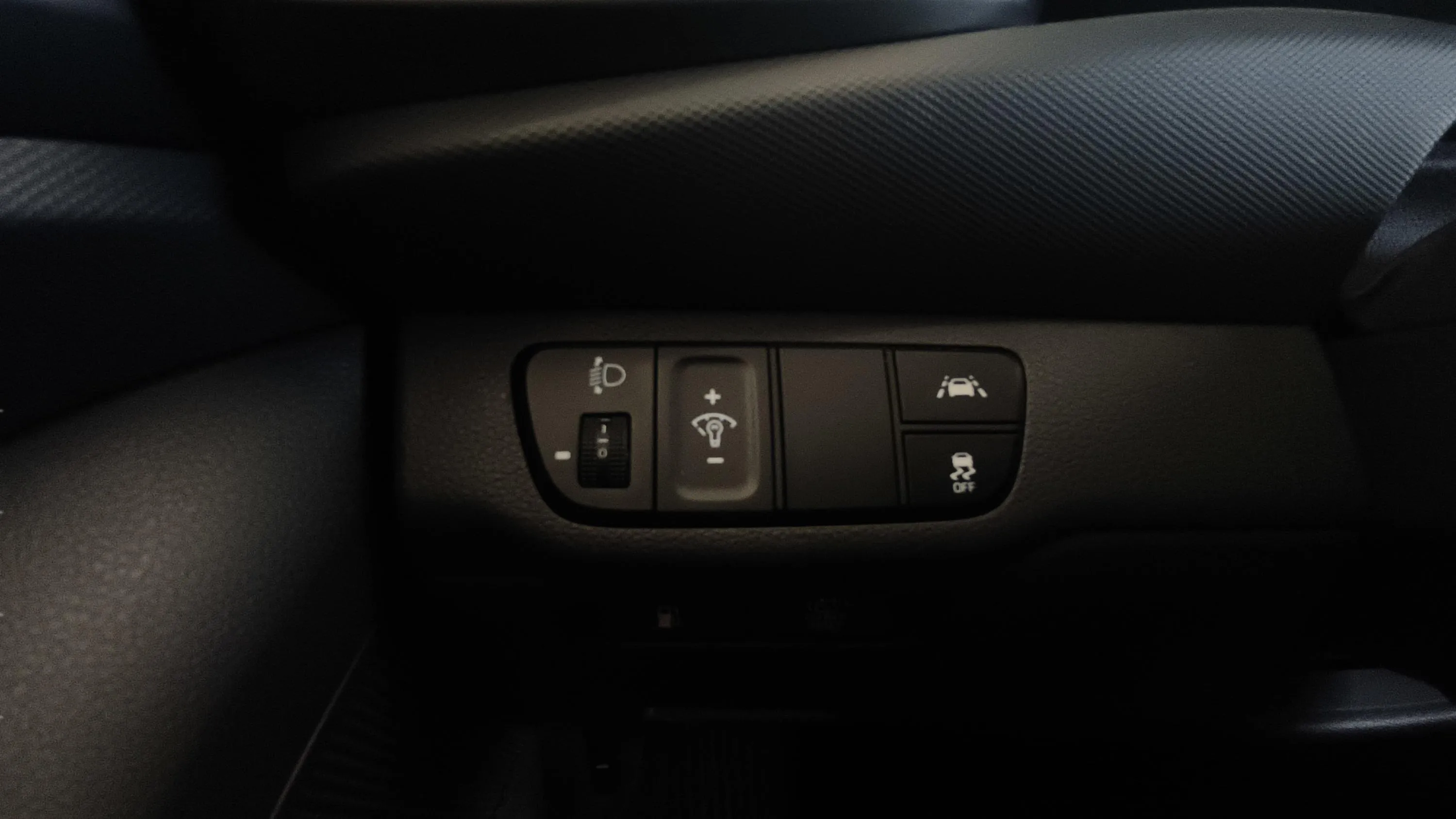 Hyundai Ioniq 1.6 GDI HEV Klass DCT - foto 20