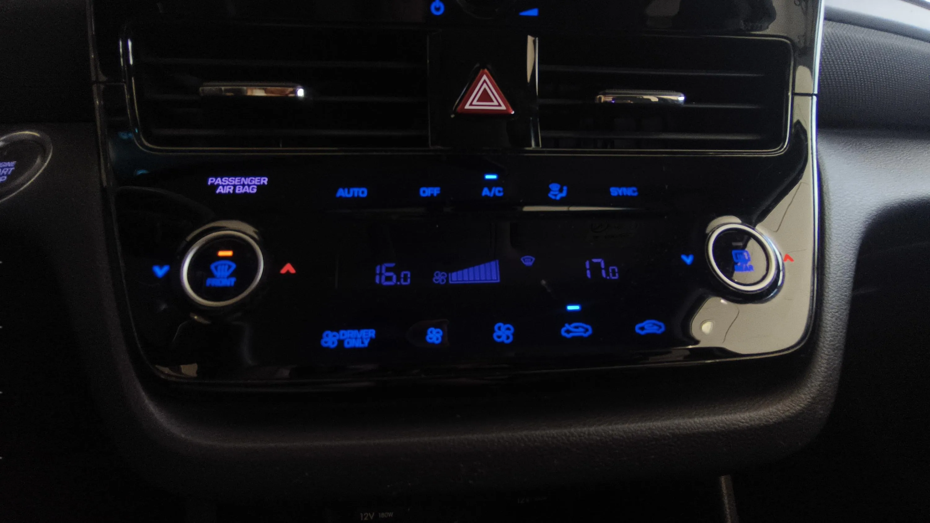 Hyundai Ioniq 1.6 GDI HEV Klass DCT - foto 24