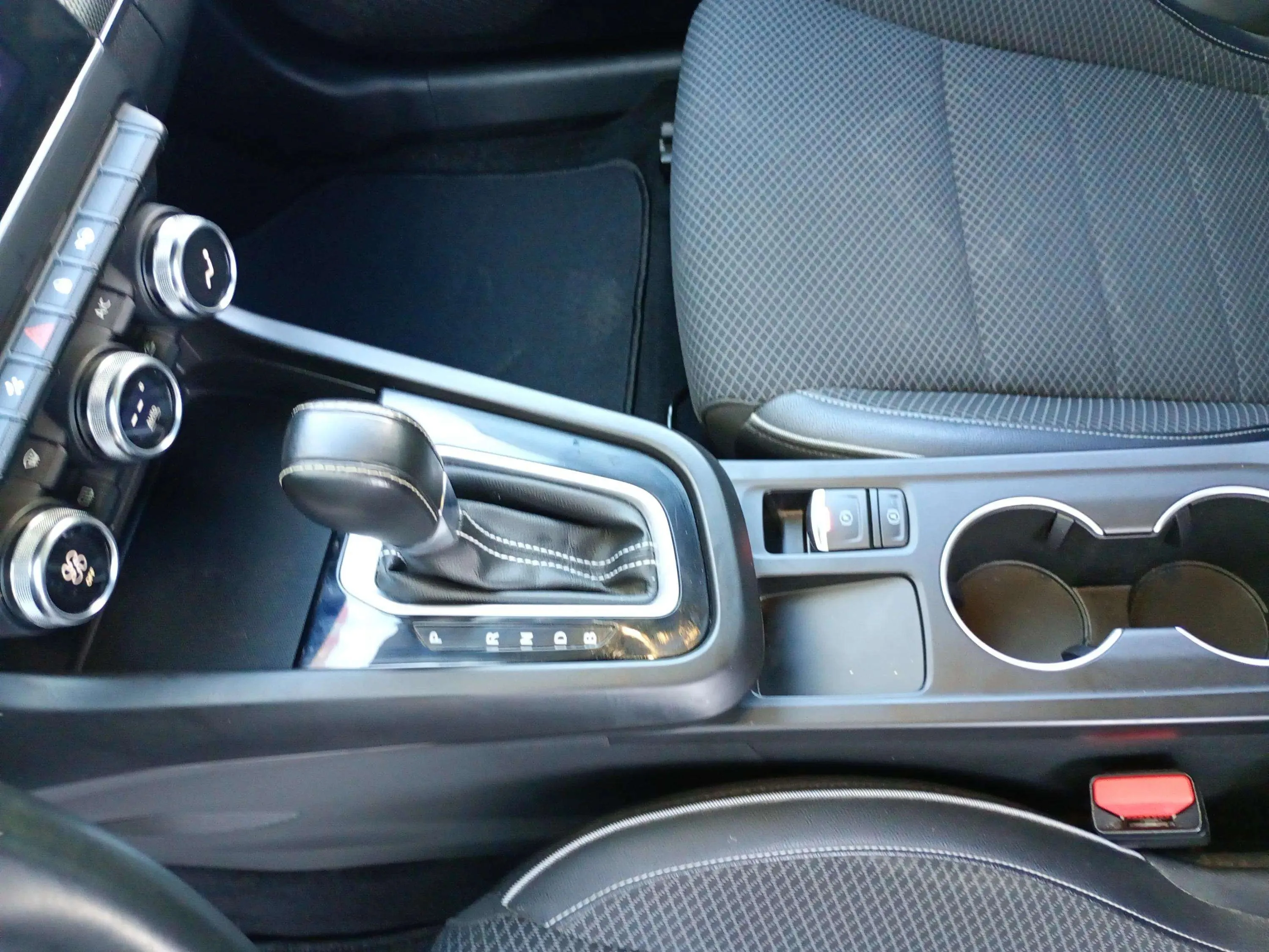 Renault Arkana Techno E-Tech full hybrid - foto 16