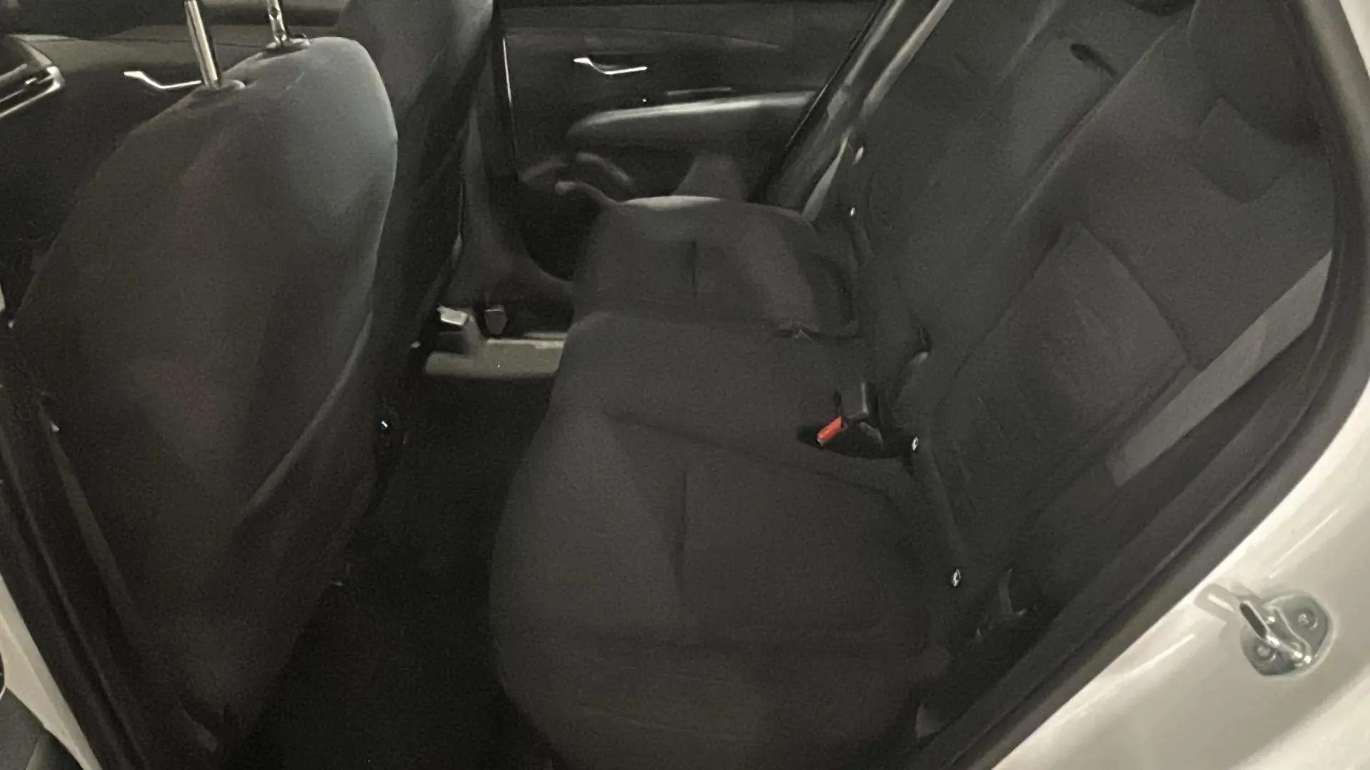 Hyundai Tucson 1.6T Maxx - foto 15