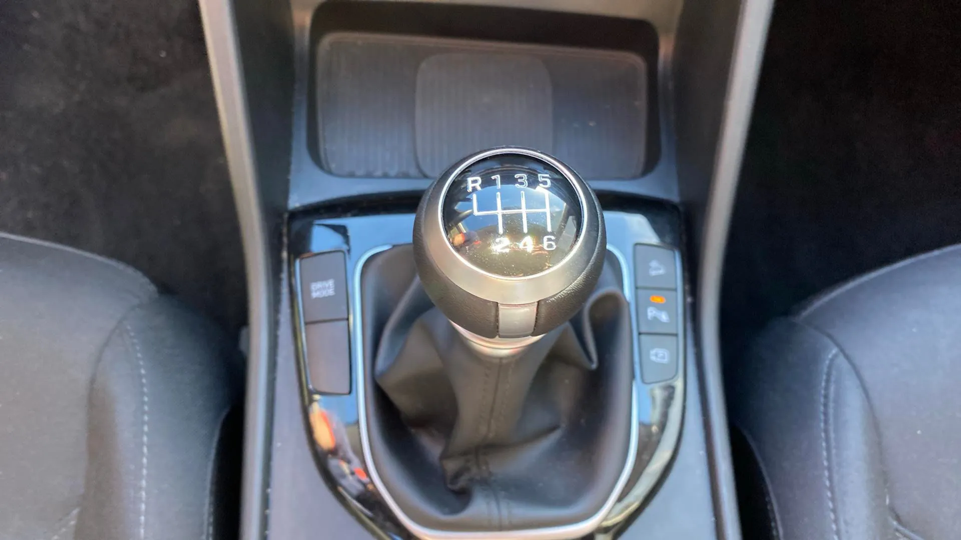 Hyundai Tucson 1.6T Maxx - foto 19