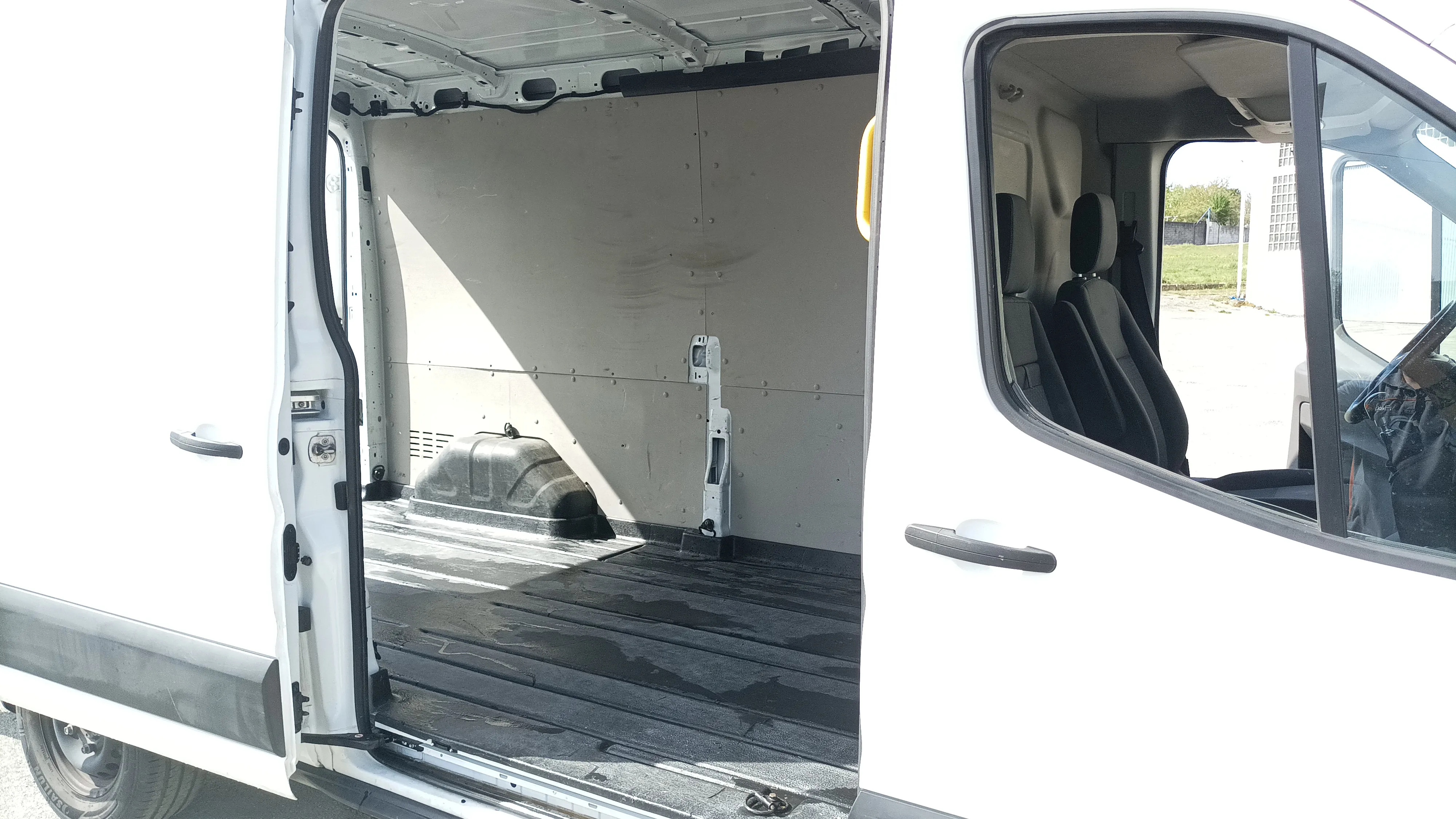 Ford Transit 1995 cm³ - foto 19