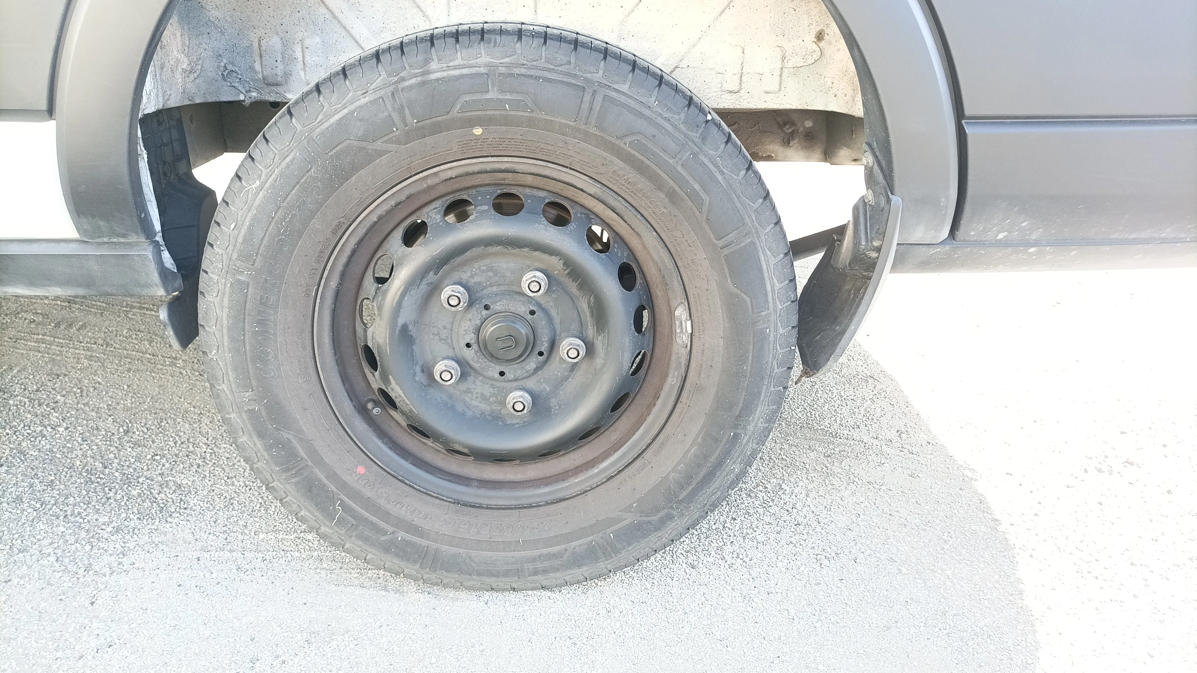 Ford Transit 1995 cm³ - foto 24