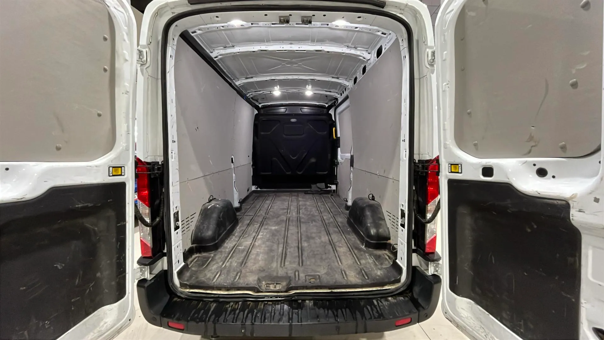 Ford Transit 350 L3H2 Van Trend FWD - foto 11