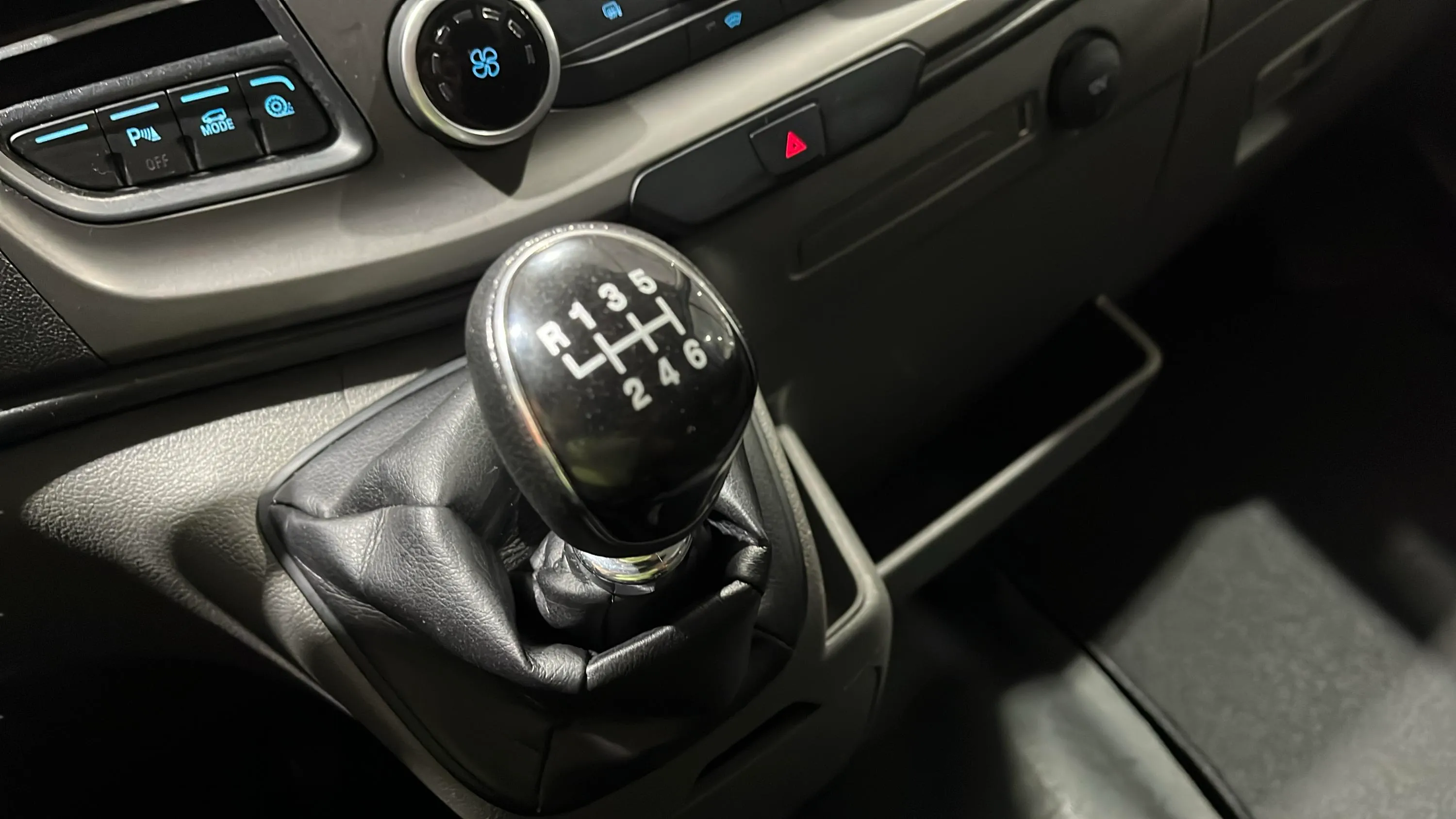 Ford Transit 350 L3H2 Van Trend FWD - foto 25
