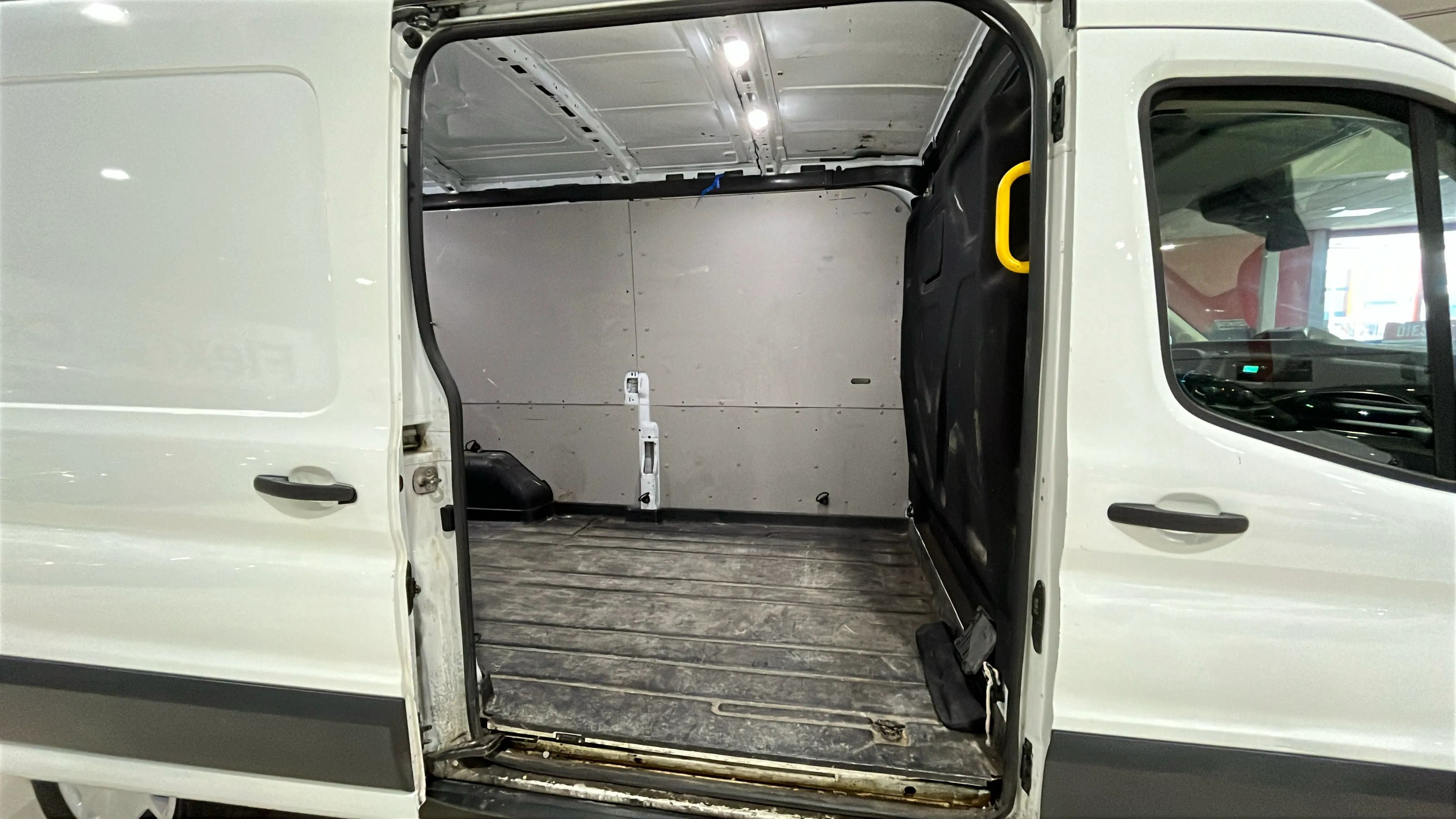 Ford Transit 350 L3H2 Van Trend FWD - foto 10