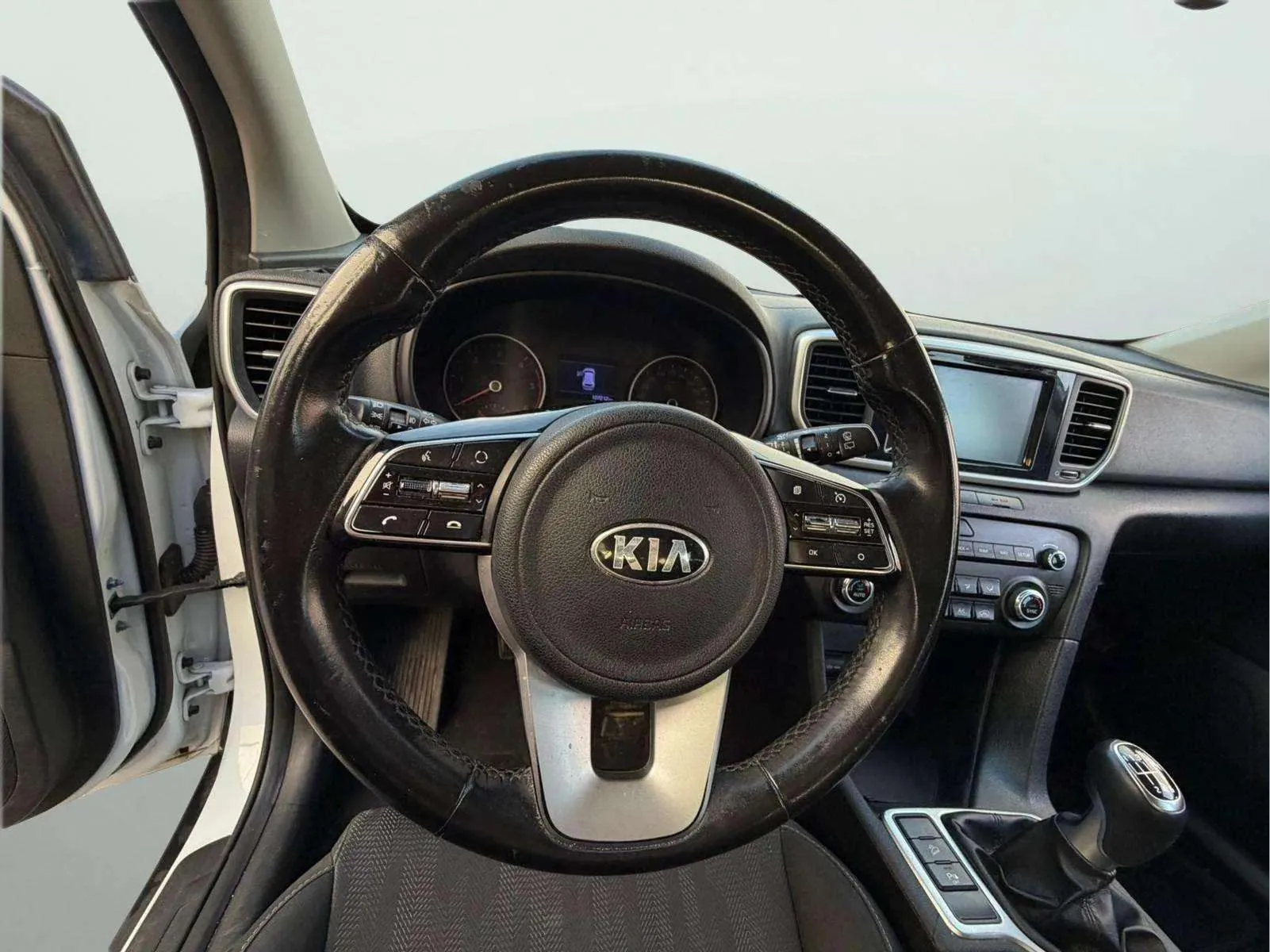 Kia Sportage 1.6 MHEV Drive 4x2 - foto 9