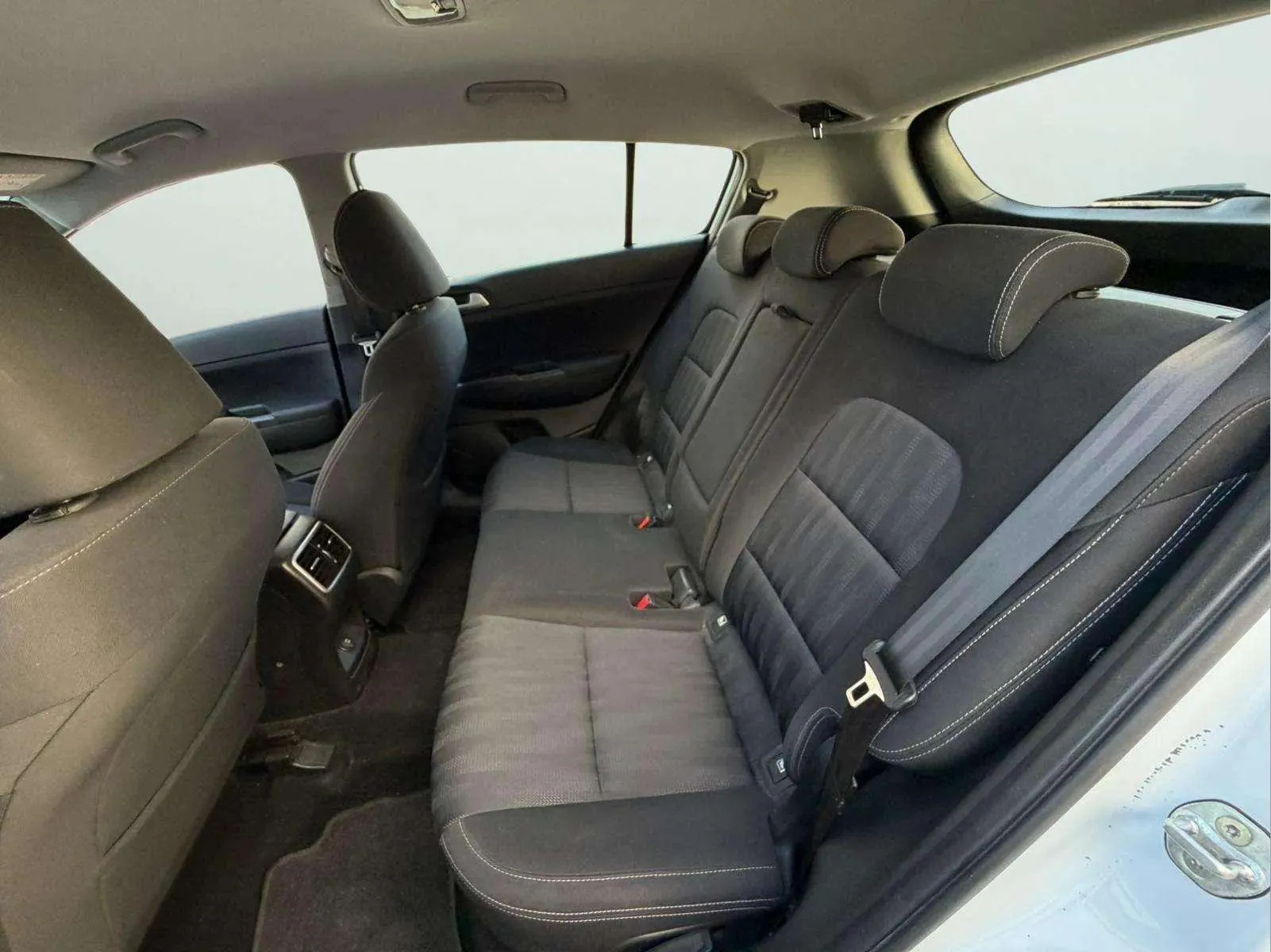 Kia Sportage 1.6 MHEV Drive 4x2 - foto 10