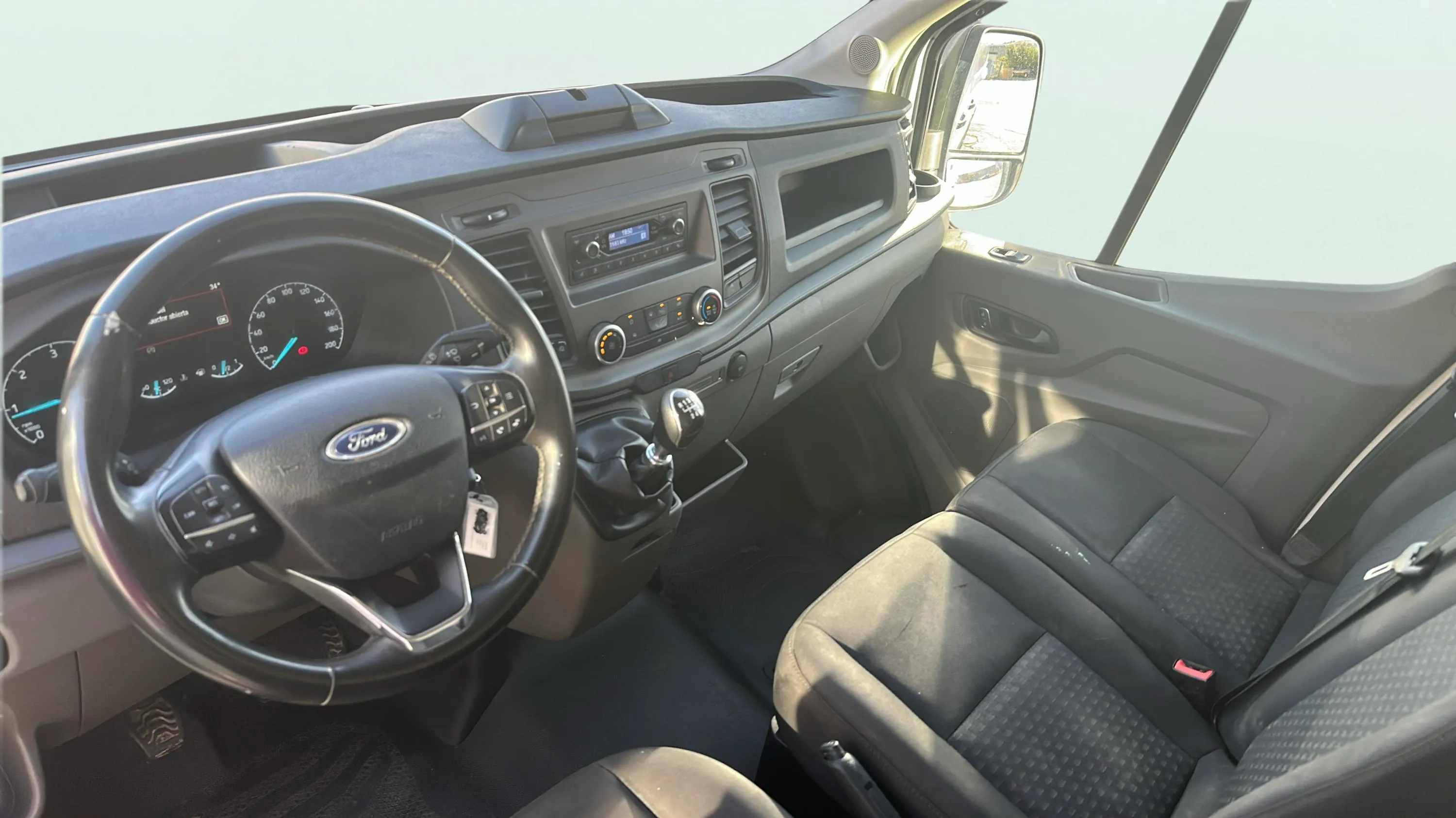 Ford Transit 1995 cm³ - foto 9
