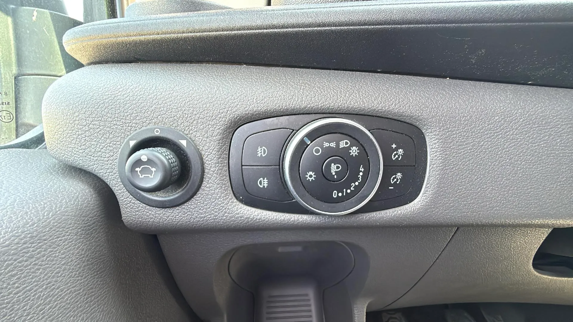 Ford Transit 1995 cm³ - foto 14