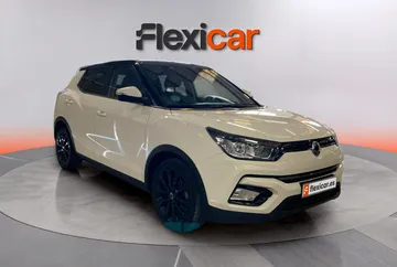 ssangyong tivoli g16 line 4x2 gasolina manual sagunto 903000000234775