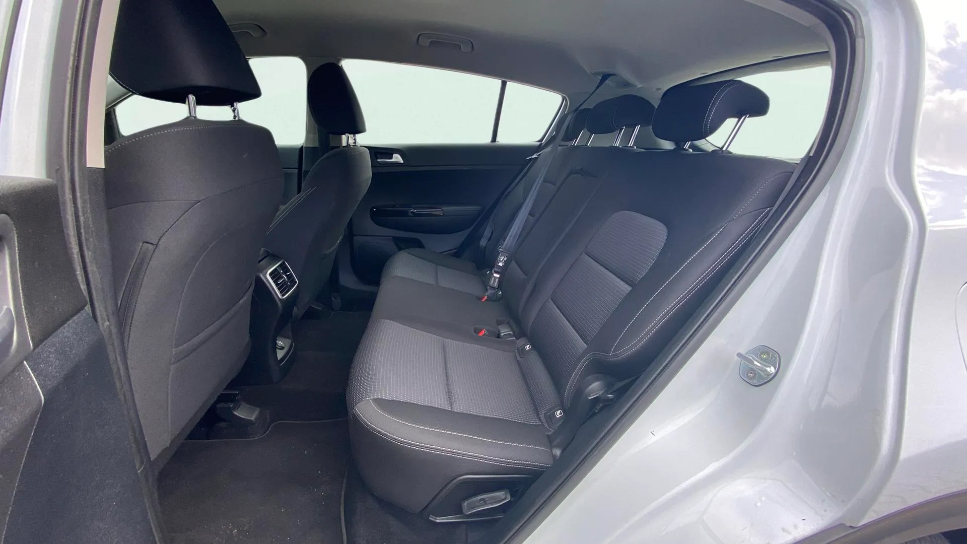 Kia Sportage 1.6 MHEV Business 4x2 - foto 15