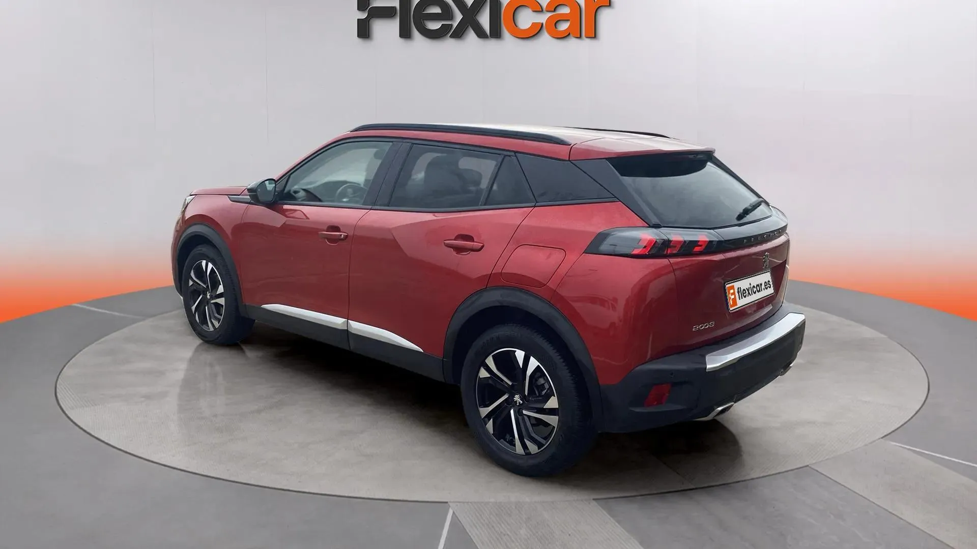 Peugeot 2008 Allure Pack PureTech 130 EAT8 - foto 5