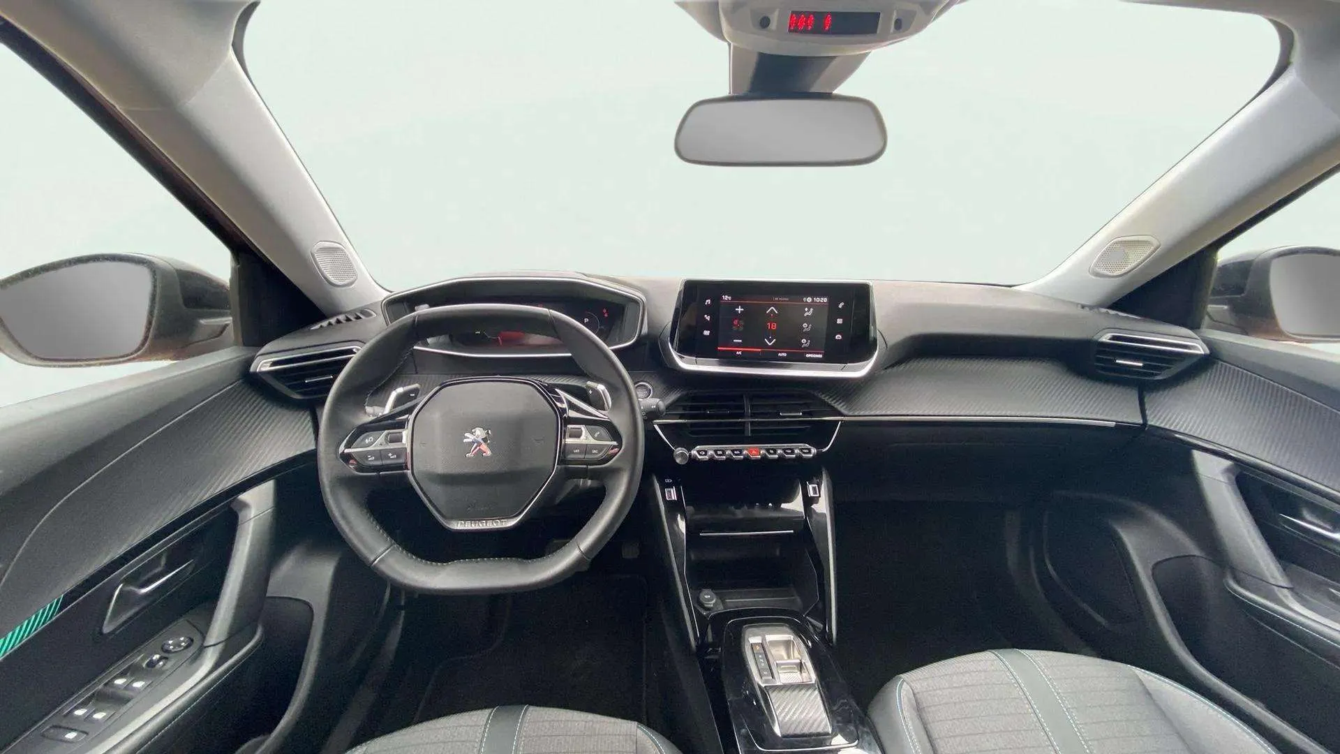 Peugeot 2008 Allure Pack PureTech 130 EAT8 - foto 9