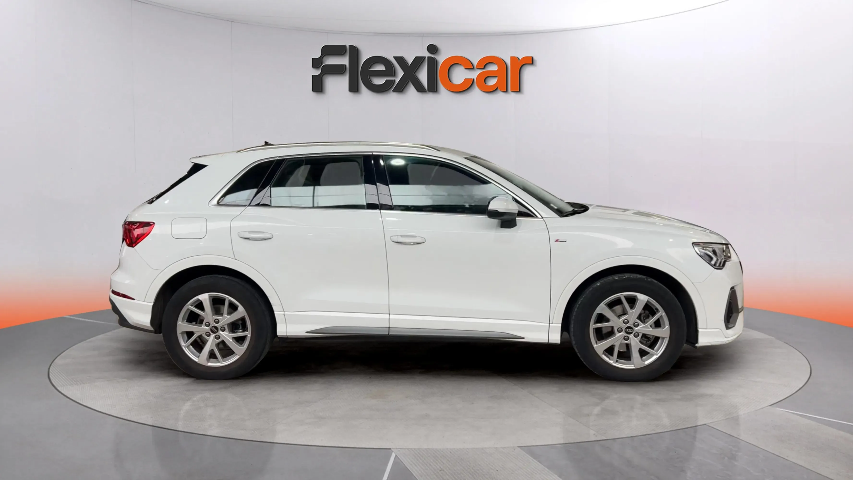 Audi Q3 35 TDI - foto 6
