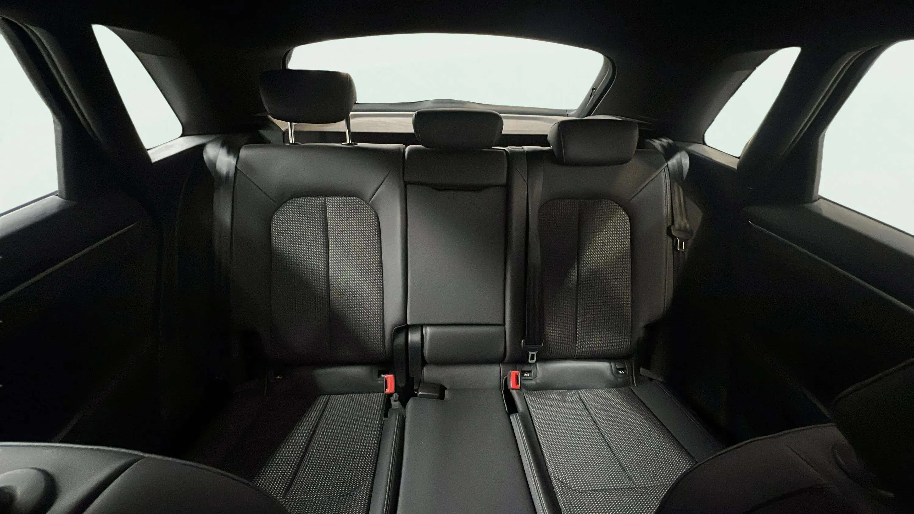 Audi Q3 35 TDI - foto 17