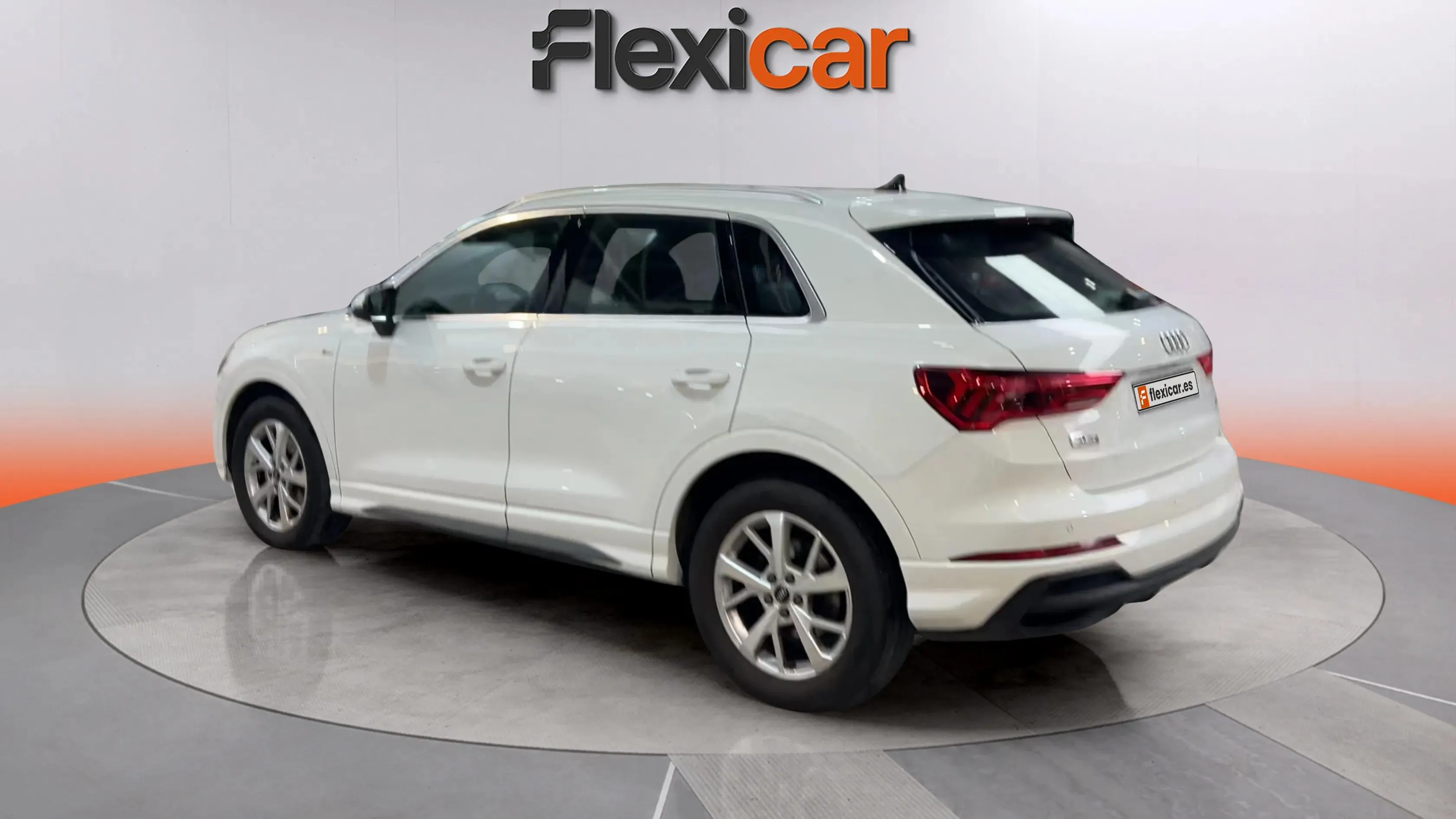 Audi Q3 35 TDI - foto 4