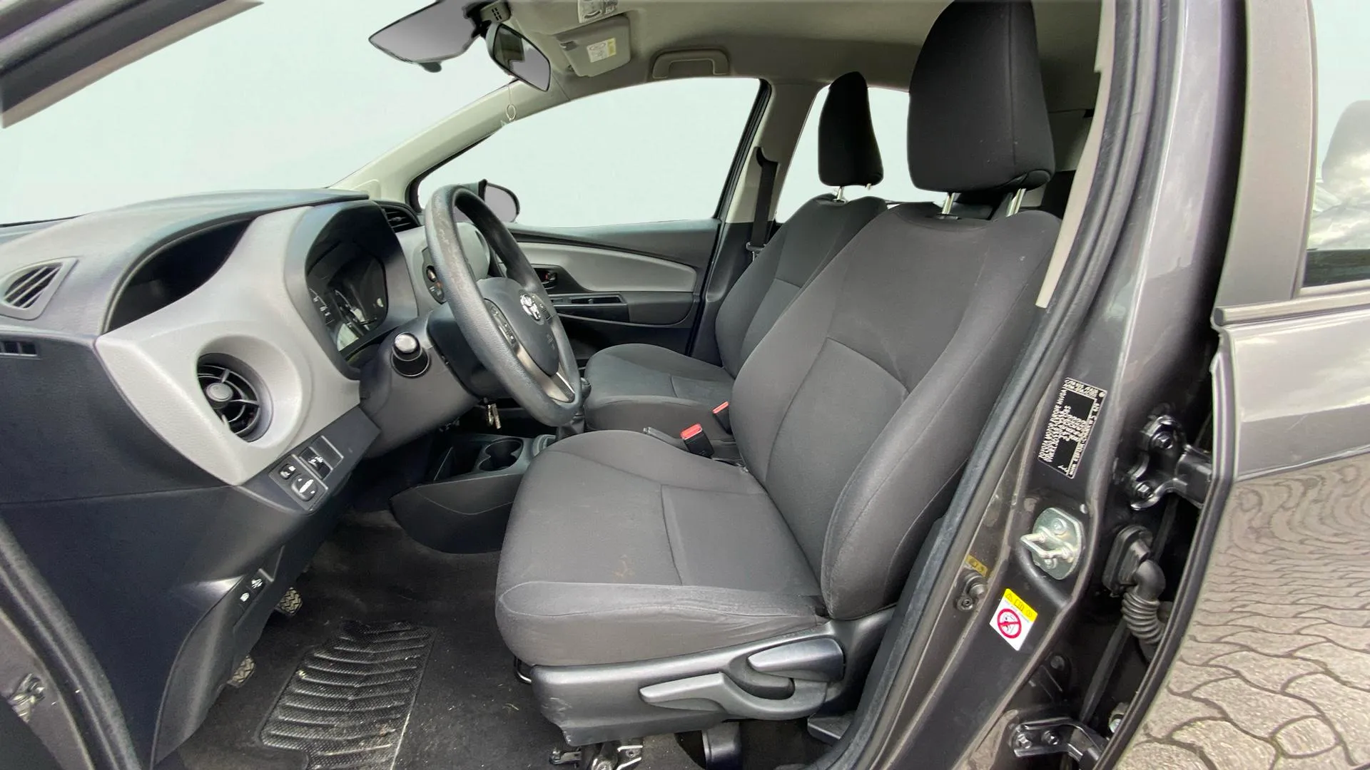 Toyota Yaris 1.0 70 Active - foto 10