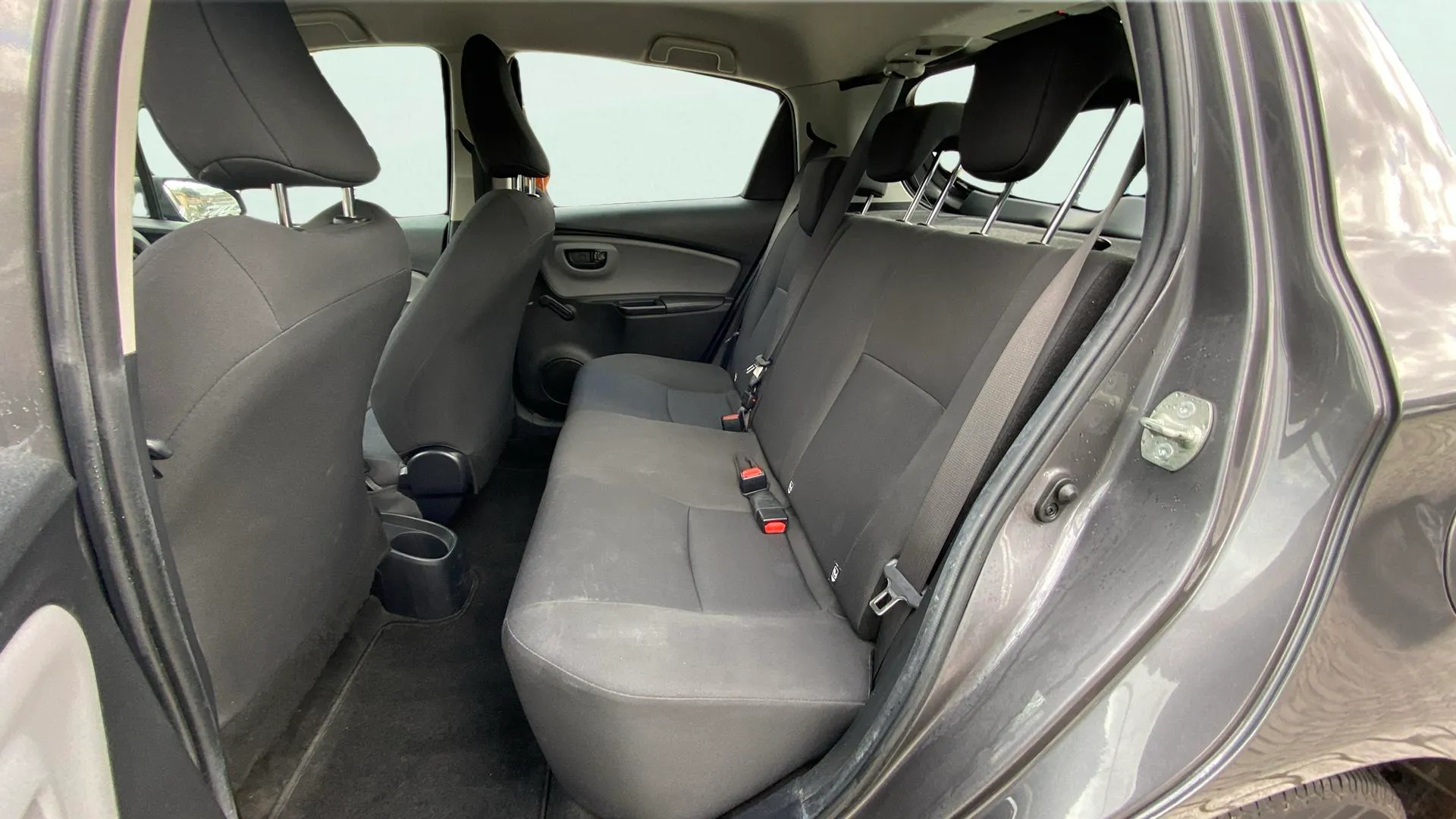 Toyota Yaris 1.0 70 Active - foto 11
