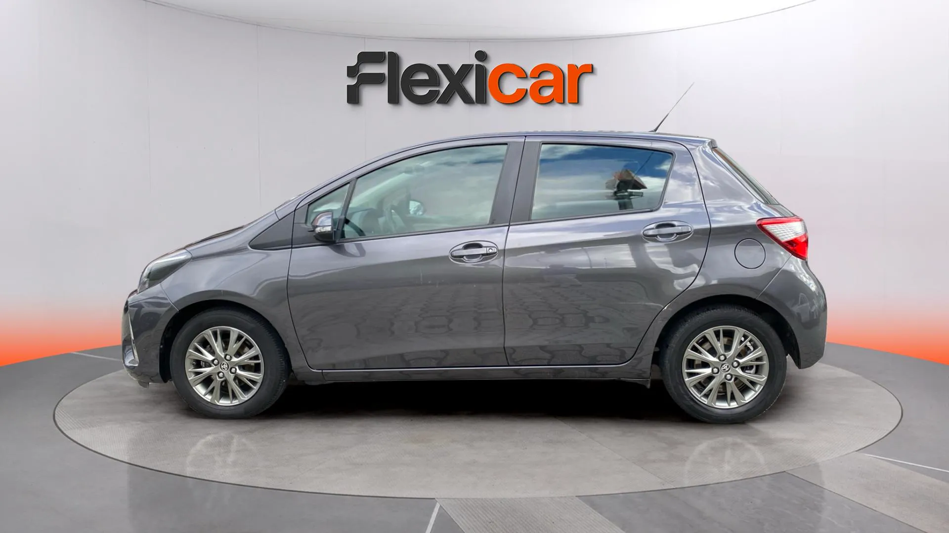 Toyota Yaris 1.0 70 Active - foto 4