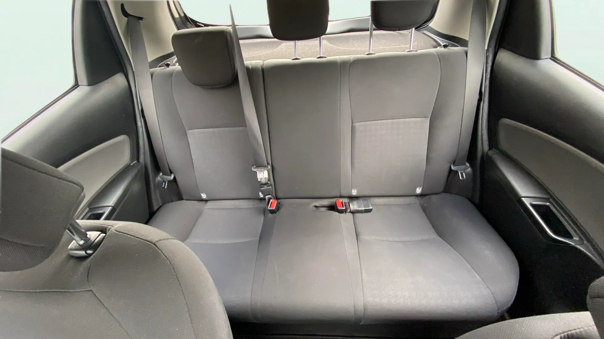 Toyota Yaris 1.0 70 Active - foto 12