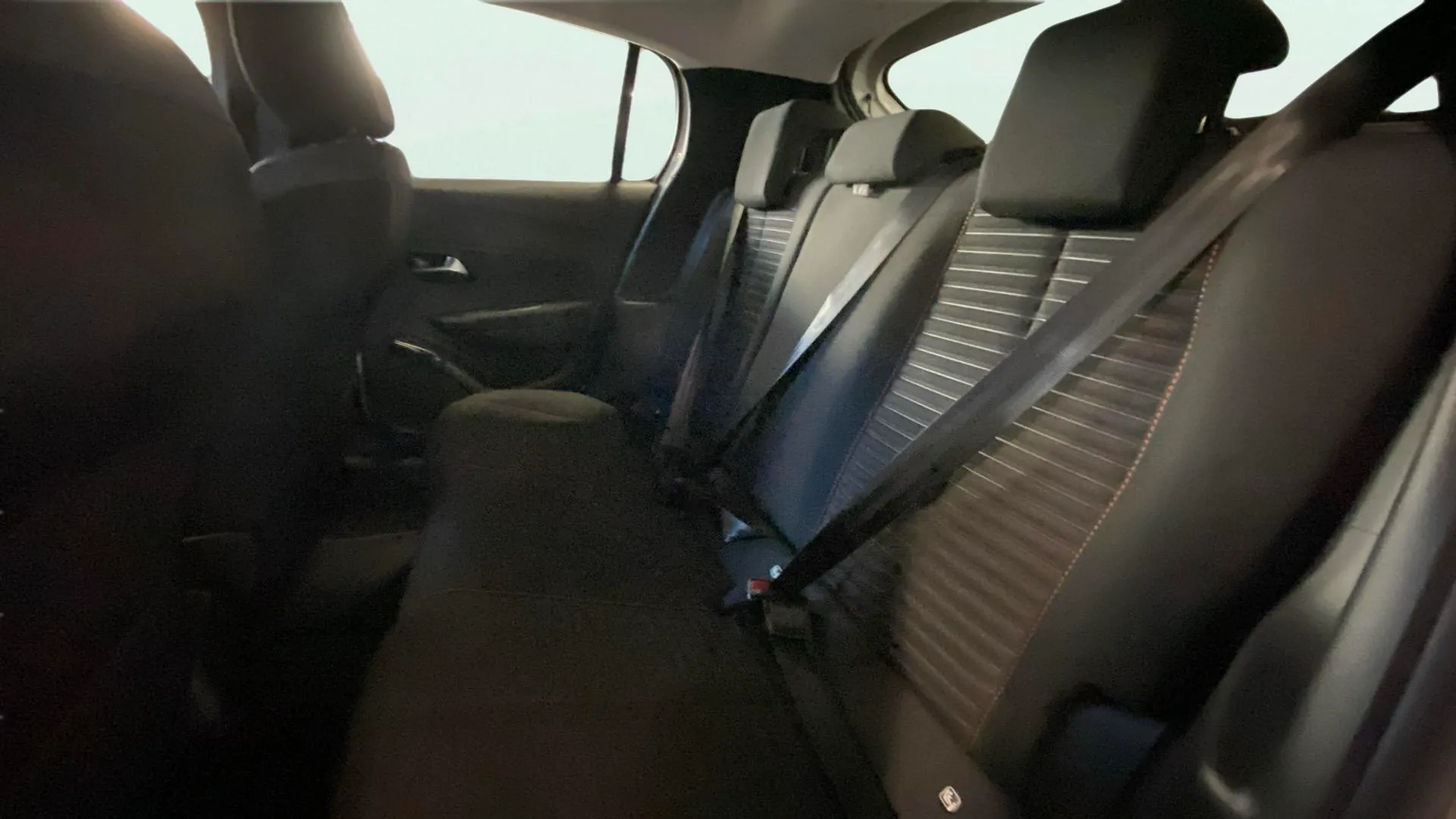 Peugeot 208 PureTech Active - foto 40