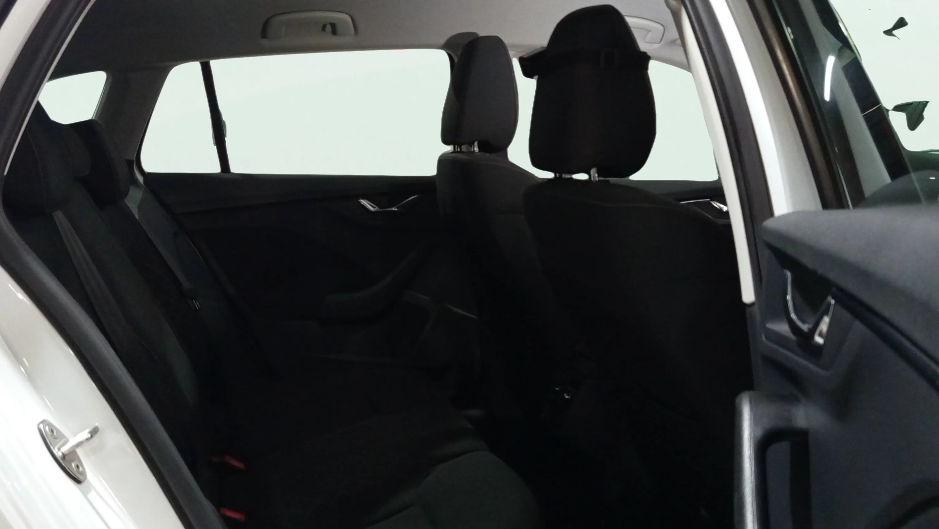 Škoda Scala 1.6 TDI DSG Style - foto 16