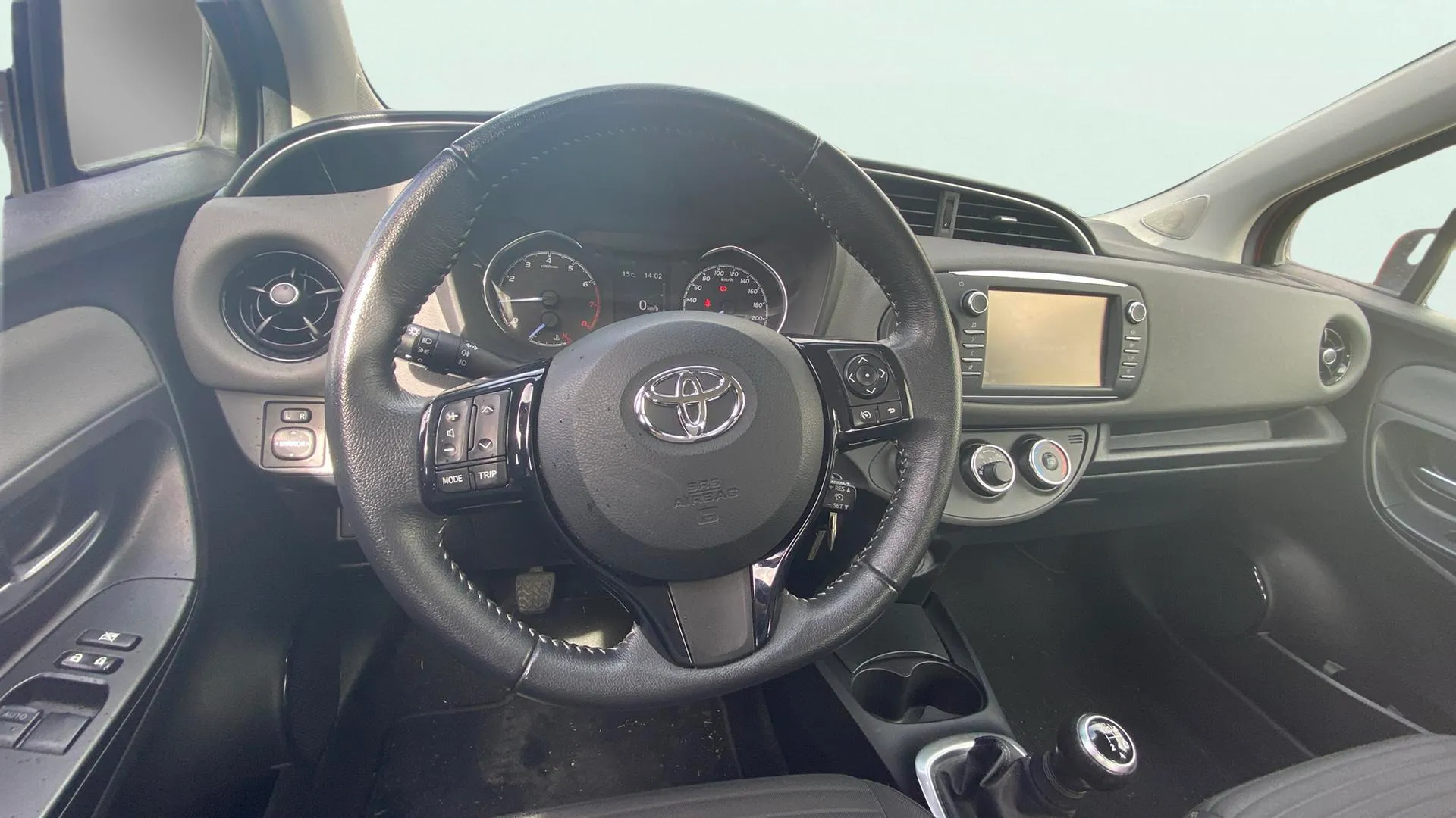 Toyota Yaris 1.0 70 Active - foto 8