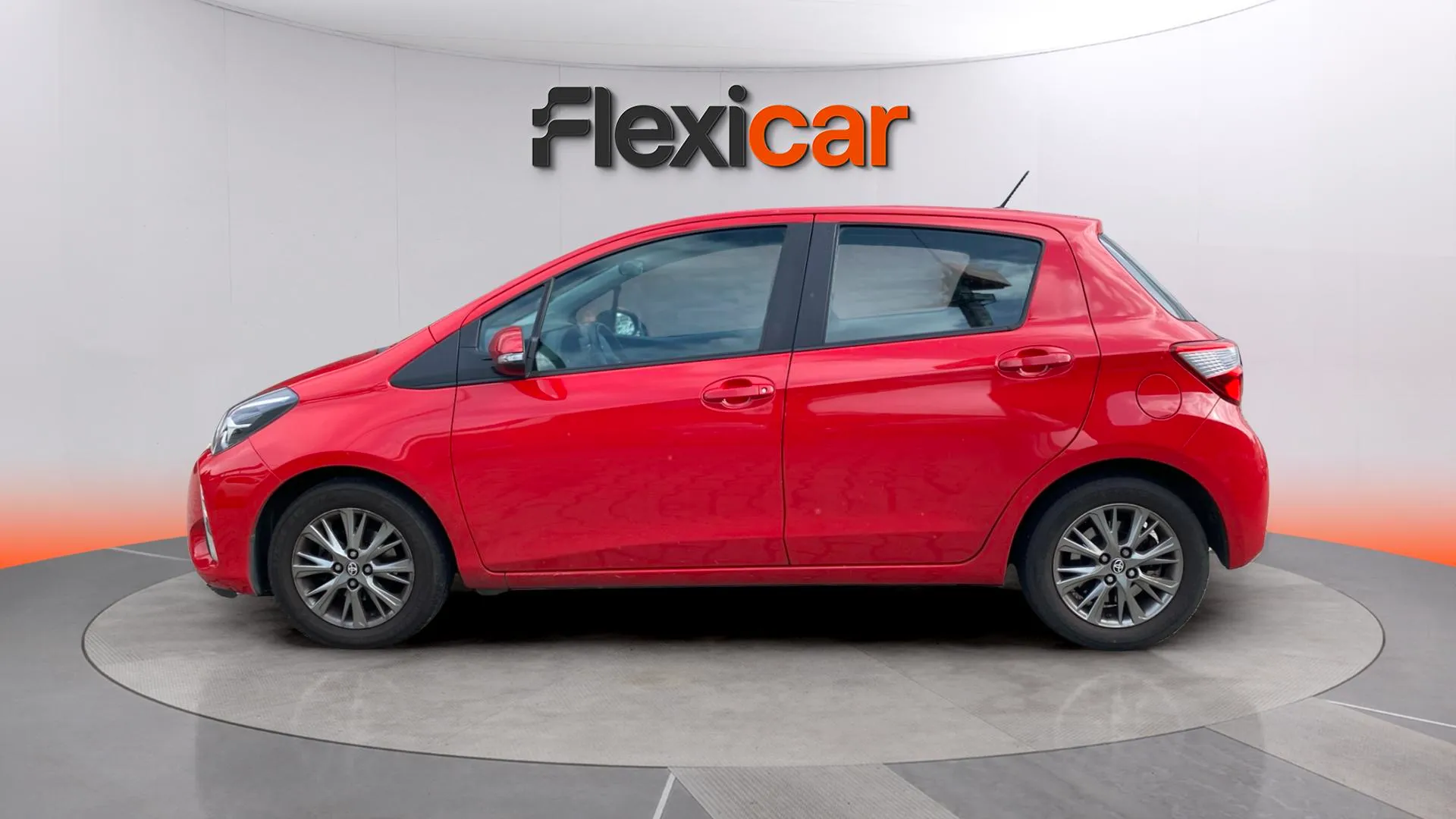 Toyota Yaris 1.0 70 Active - foto 4