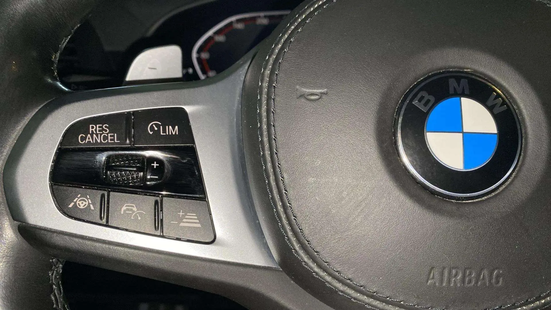 BMW X4 xDrive20d - foto 11