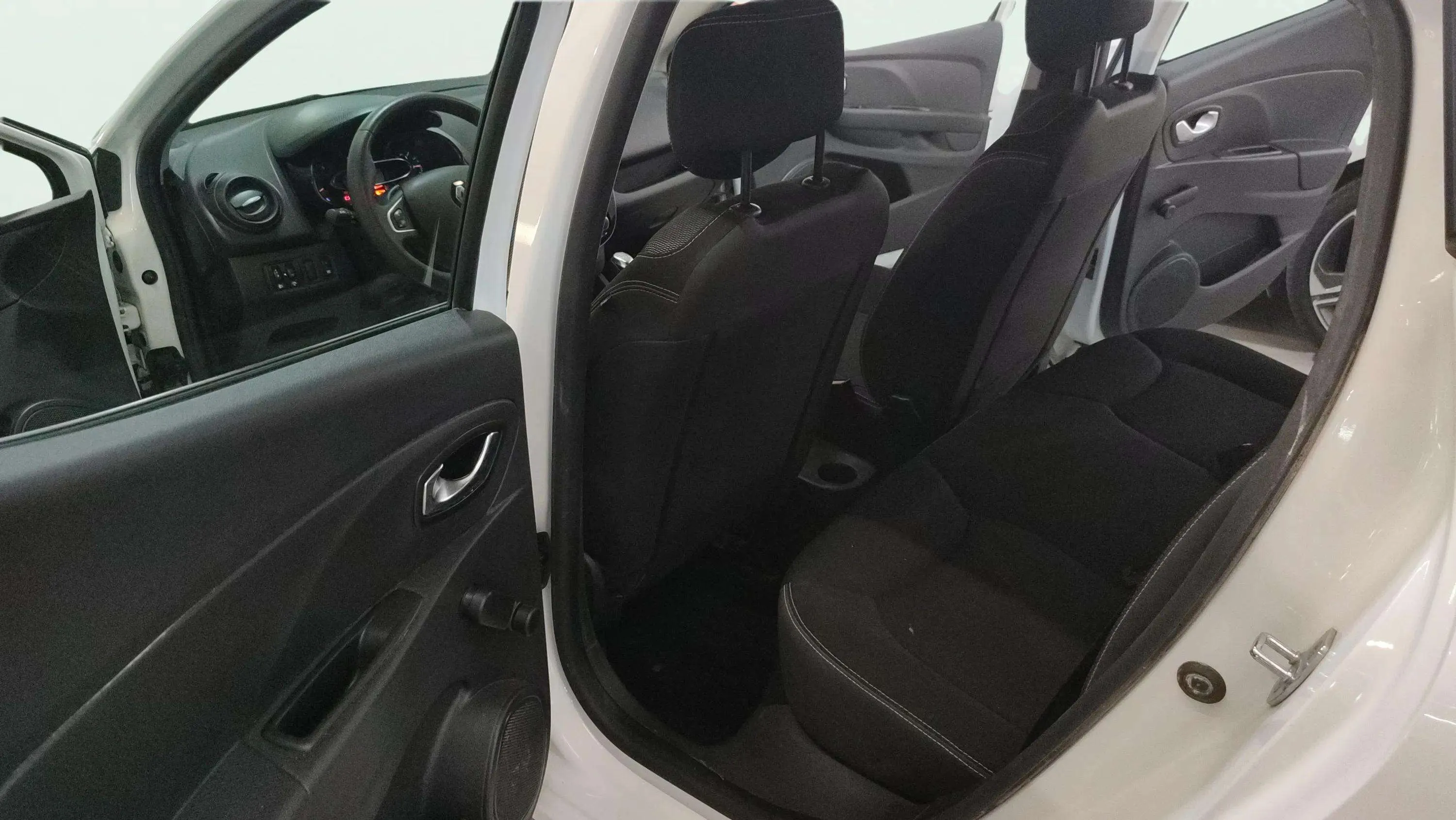 Renault Clio Business Blue dCi - foto 9