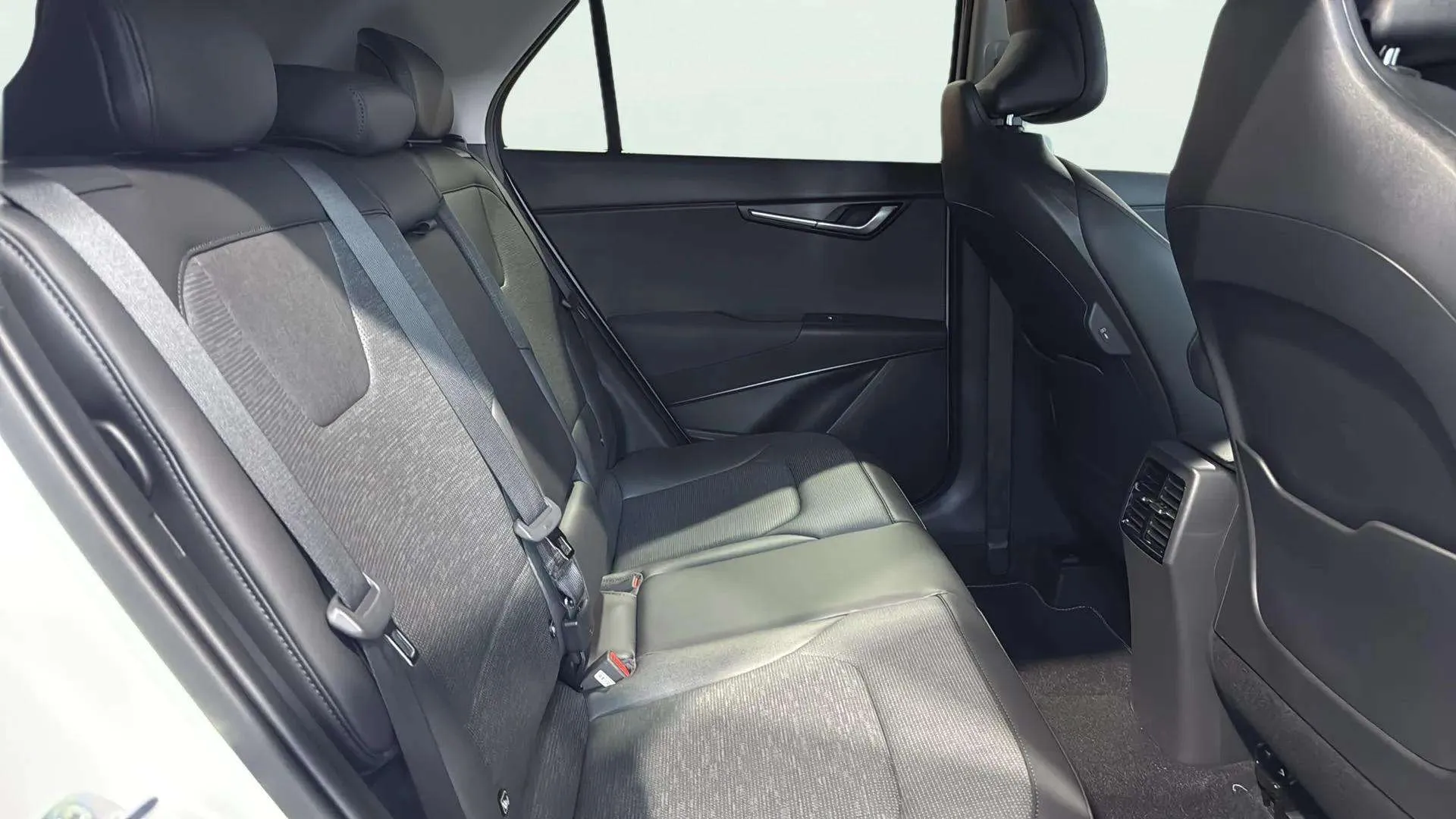 Kia Niro 1.6 GDi HEV Concept - foto 13