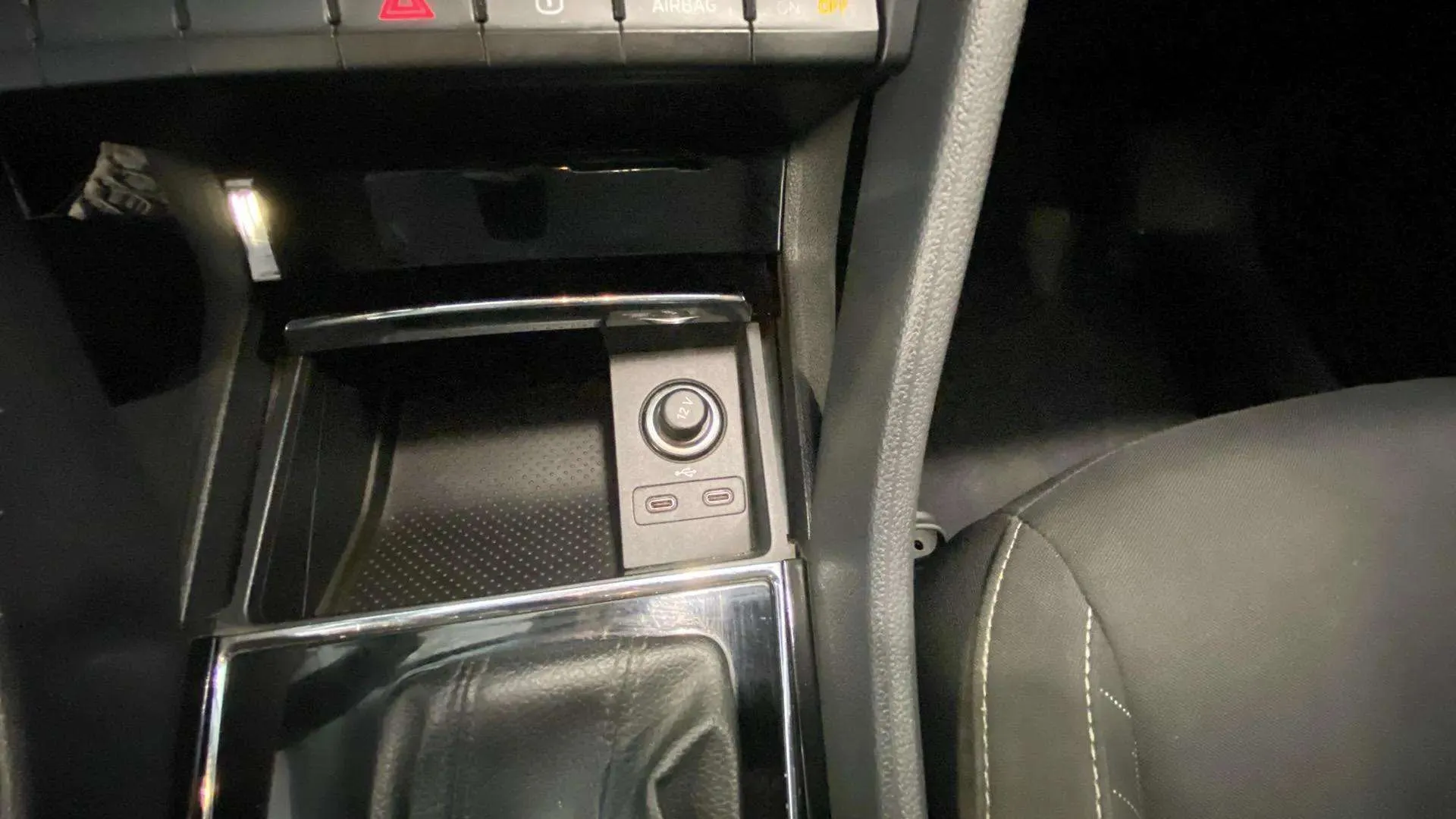 Škoda Karoq 2.0 TDI DSG 4x4 Ambition - foto 27