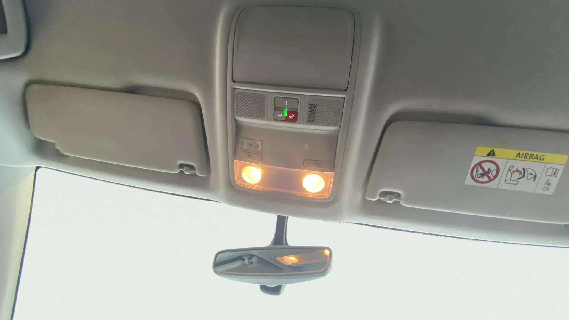 Škoda Karoq 2.0 TDI DSG 4x4 Ambition - foto 32