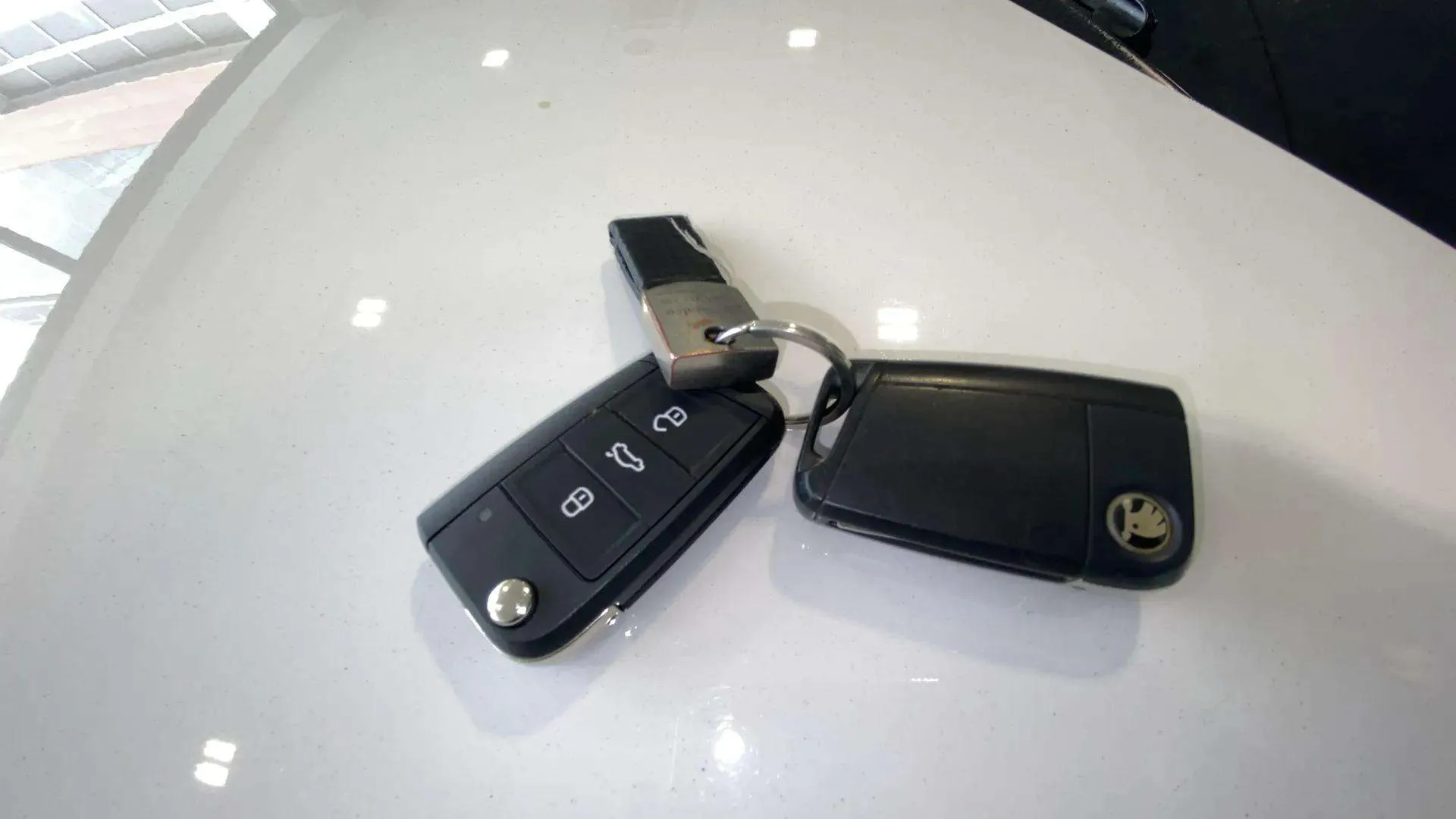 Škoda Karoq 2.0 TDI DSG 4x4 Ambition - foto 23