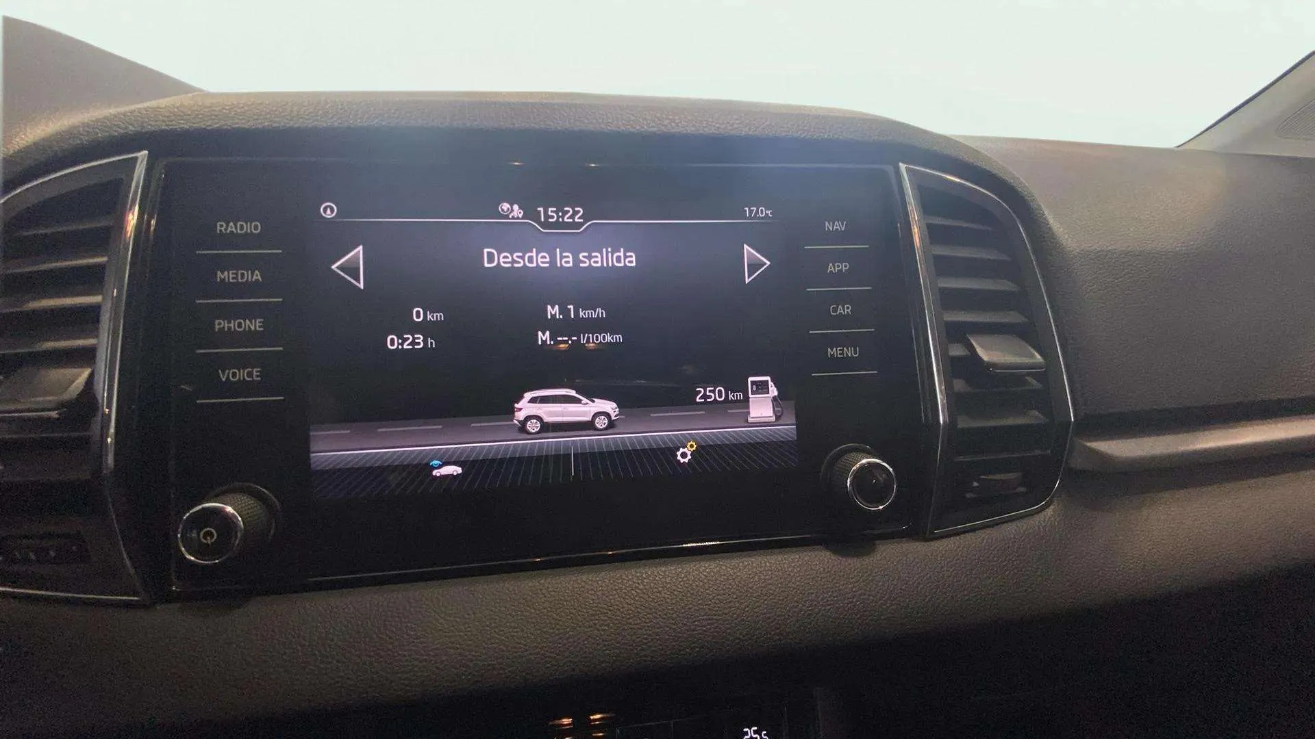 Škoda Karoq 2.0 TDI DSG 4x4 Ambition - foto 29
