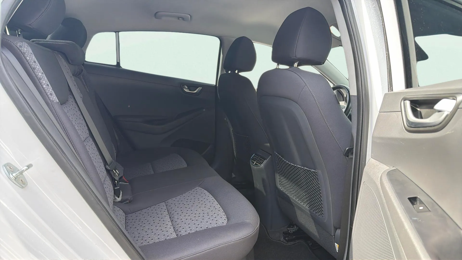 Hyundai Ioniq 1.6 GDI PHEV Style DCT - foto 22